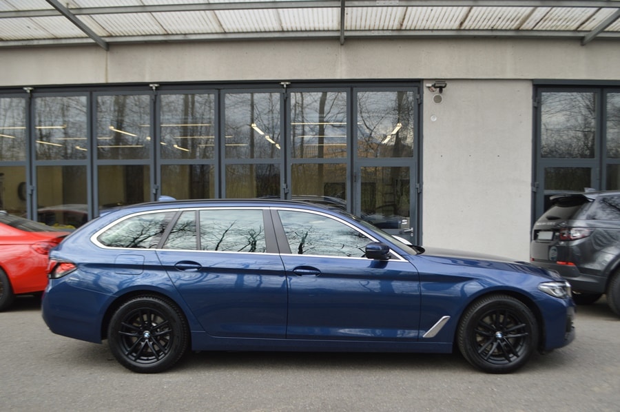 BMW 520i 48V Touring Steptronic-image-14