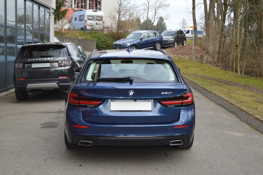 BMW 520i 48V Touring Steptronic-image-12