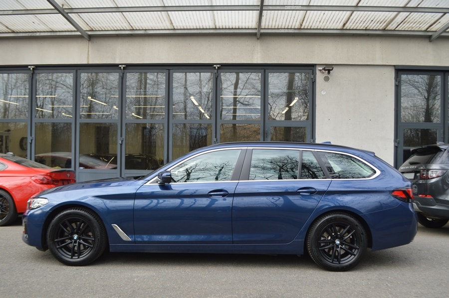 BMW 520i 48V Touring Steptronic-image-3