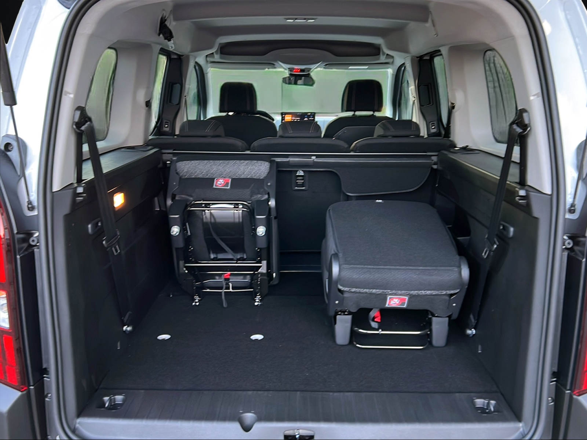 PEUGEOT Rifter Long 1.5 BlueHDi 130 Al-image-12