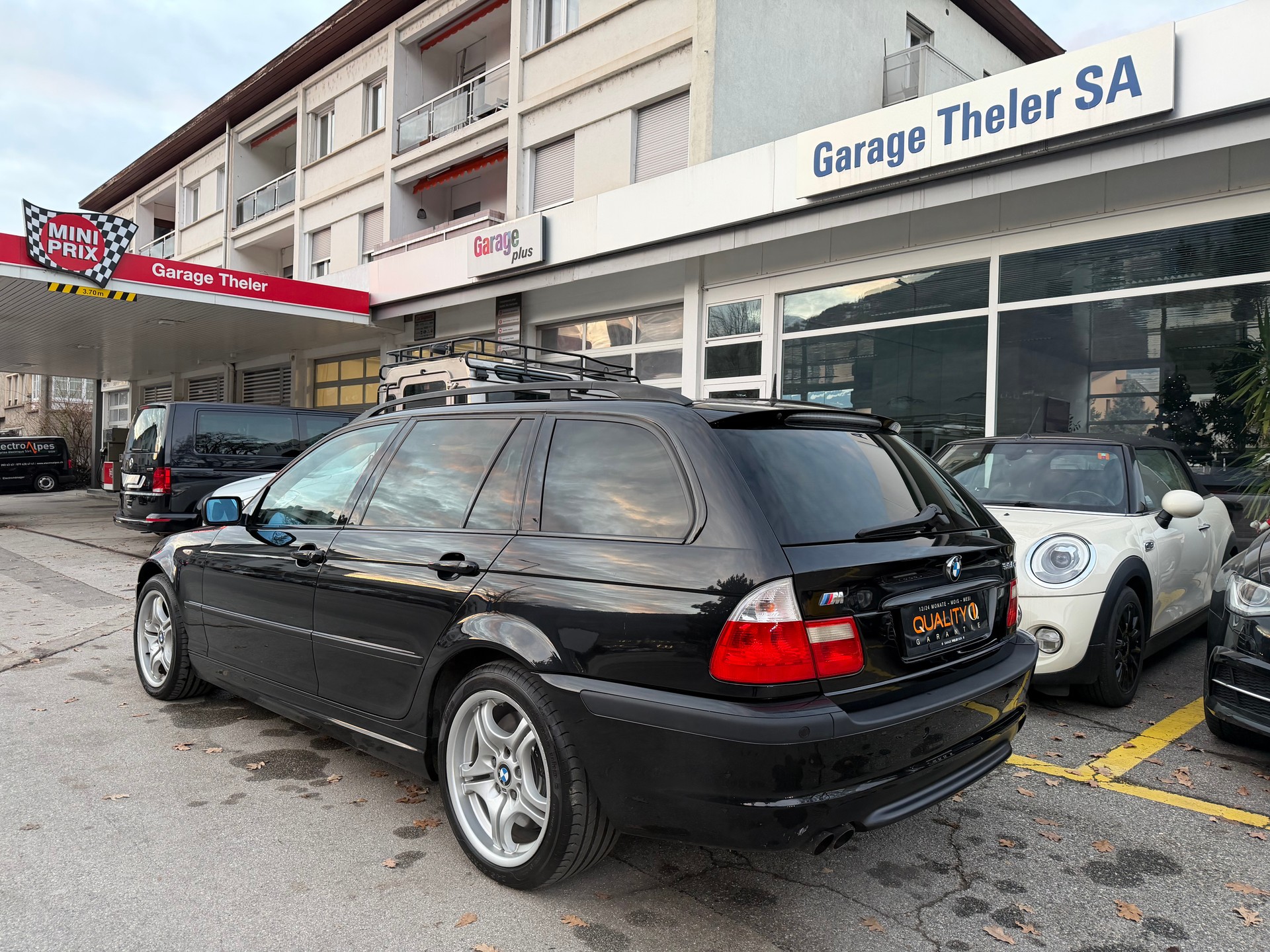 BMW 330xi Touring-image-1