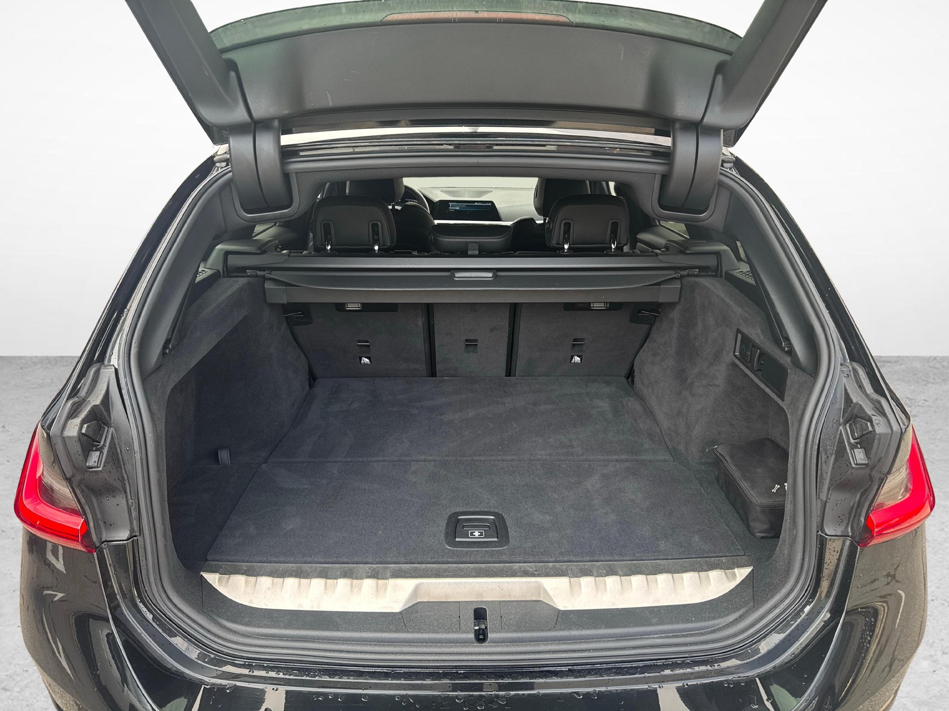 BMW 320e xDrive SAG Touring-image-20