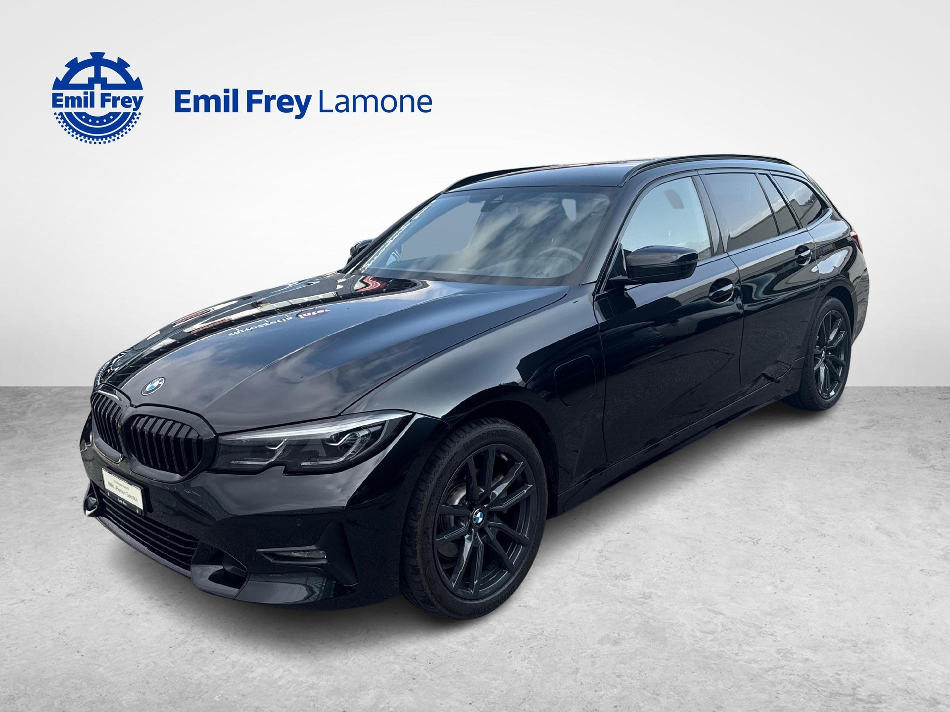 BMW 320e xDrive SAG Touring-image-0