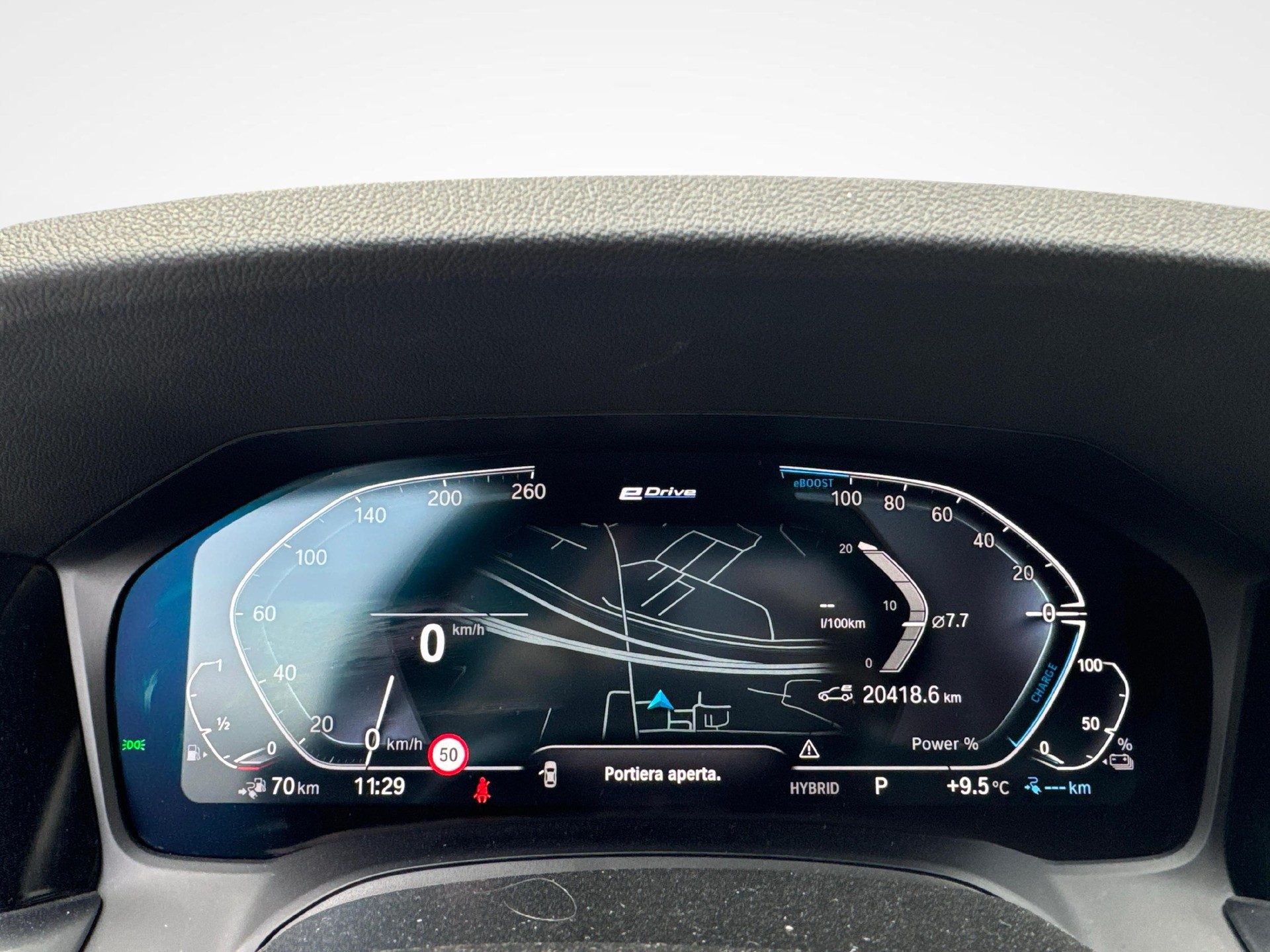 BMW 320e xDrive SAG Touring-image-15
