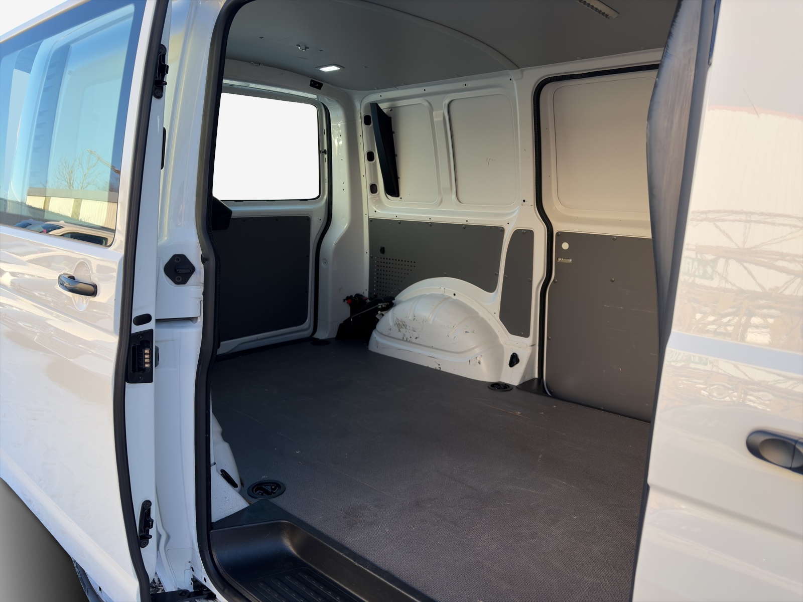 VW T6.1 2.0 TDI-image-13