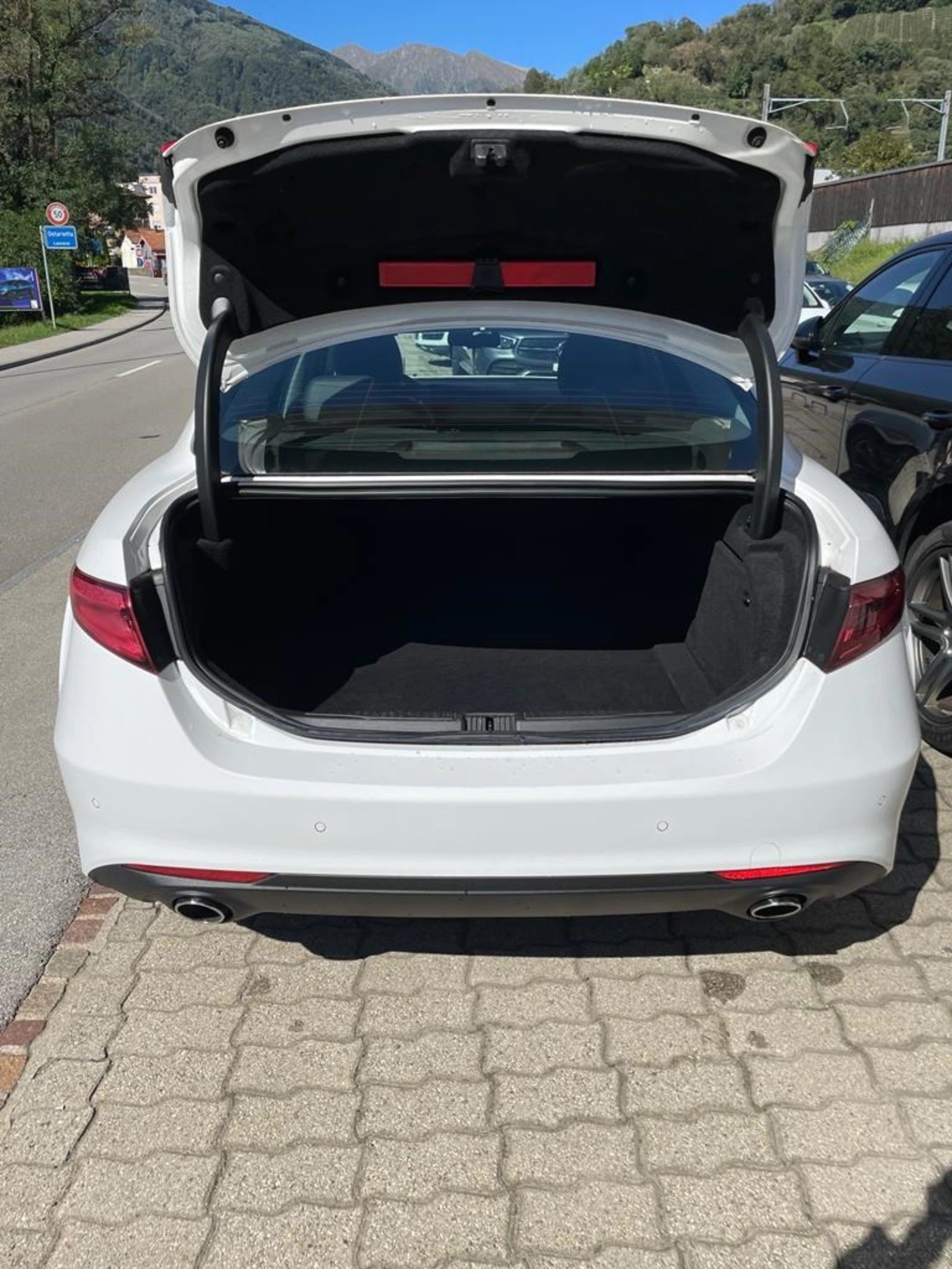 ALFA ROMEO Giulia 2.2 JTDM Super Automatic-image-6