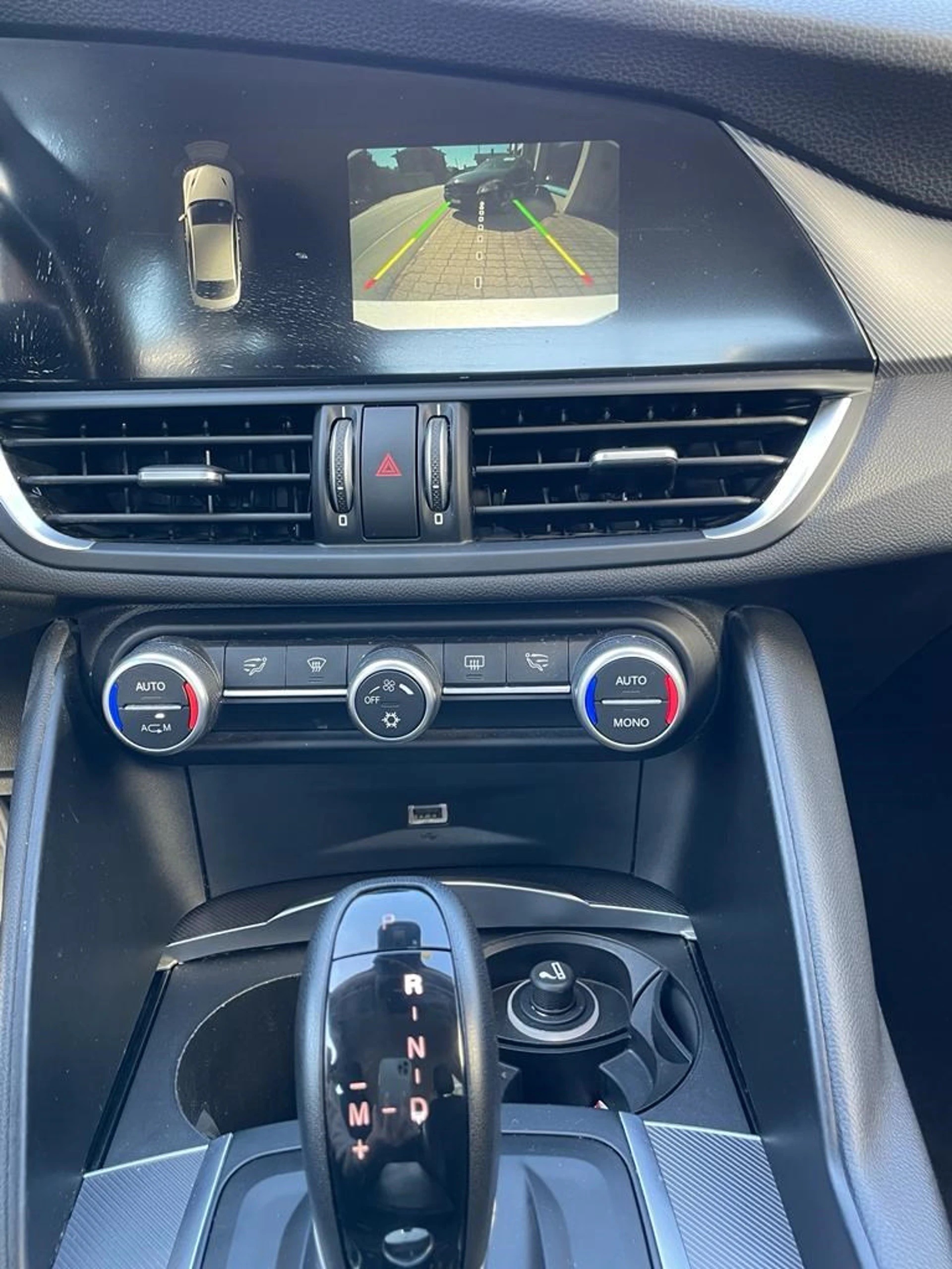ALFA ROMEO Giulia 2.2 JTDM Super Automatic-image-11