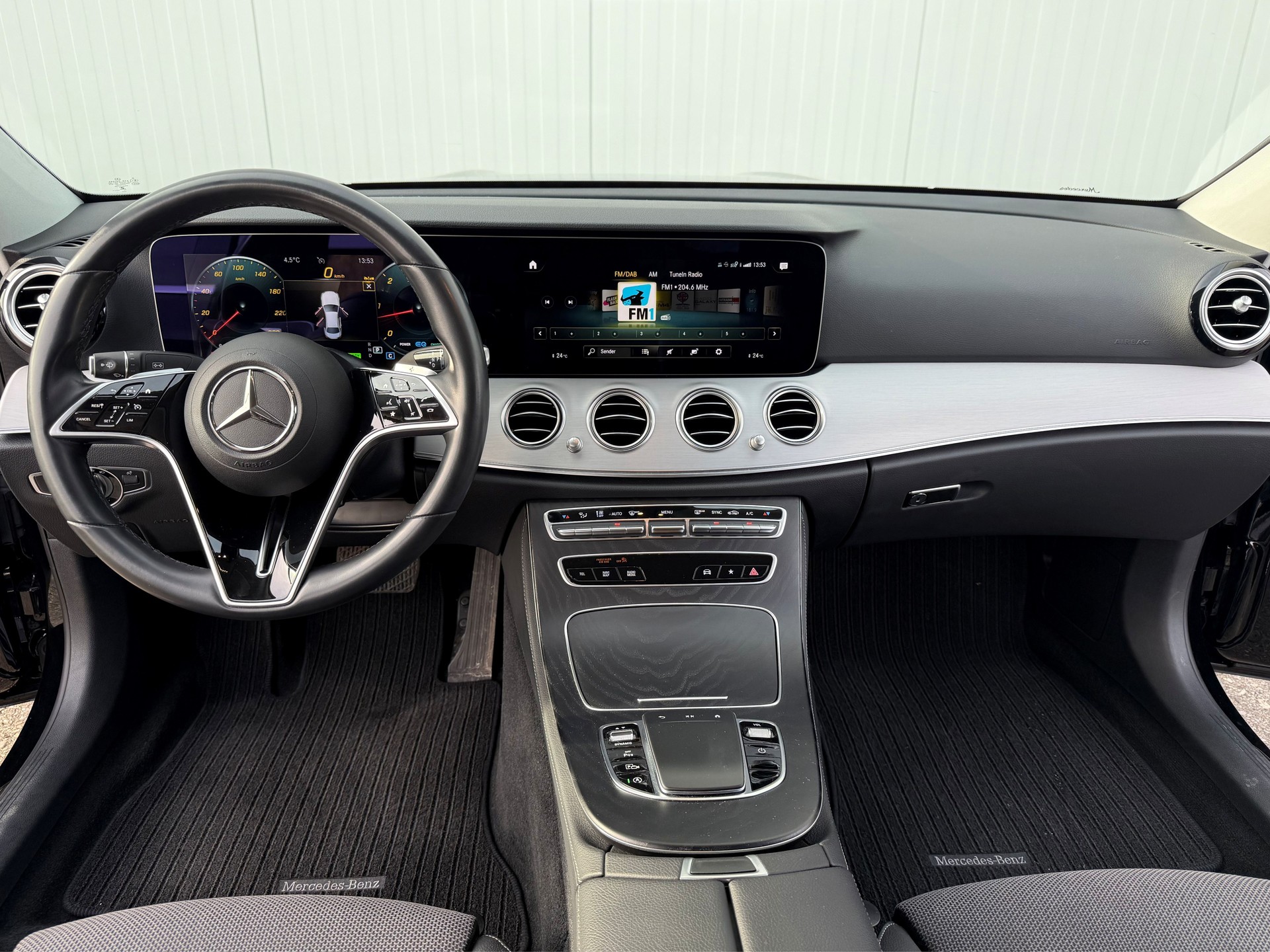 MERCEDES-BENZ 4 Matic E 220 d 9G-Tronic ***Gratis Service***-image-11