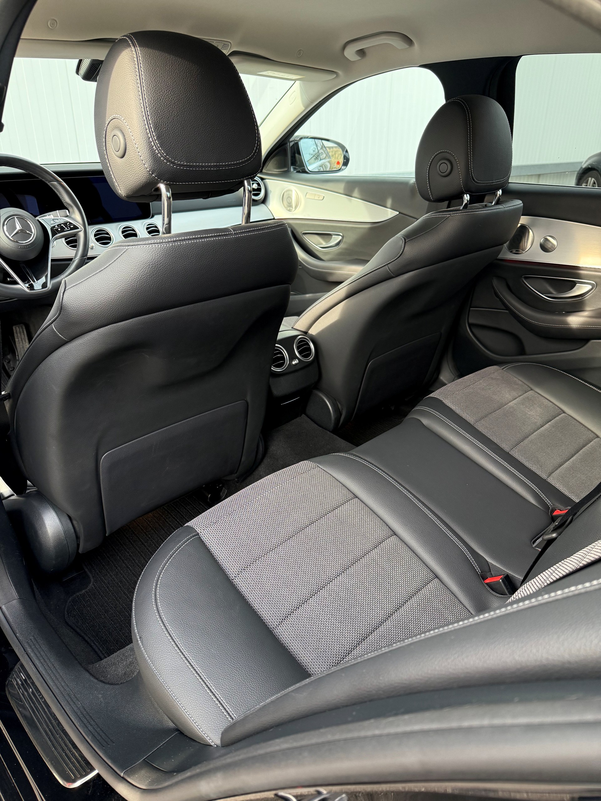 MERCEDES-BENZ 4 Matic E 220 d 9G-Tronic ***Gratis Service***-image-10