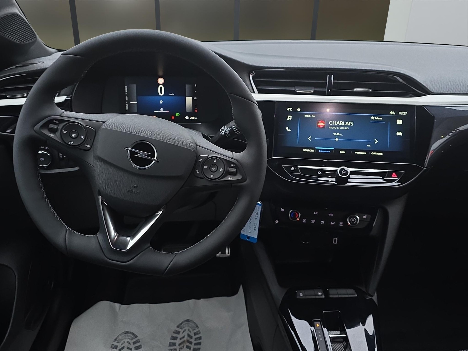 OPEL Corsa 1.2 T Hybrid Limited Edition-image-8