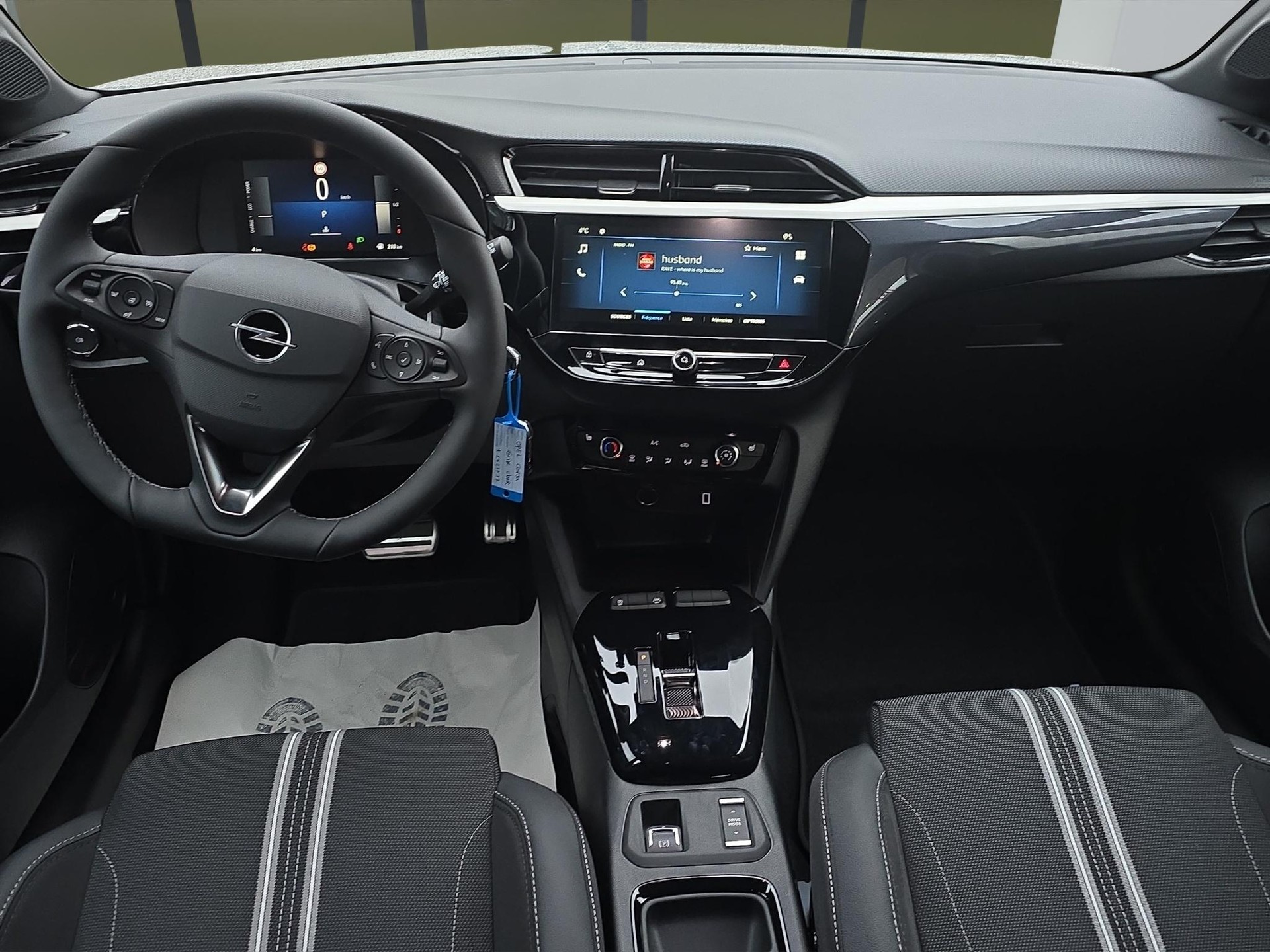 OPEL Corsa 1.2 T Hybrid Limited Edition-image-13