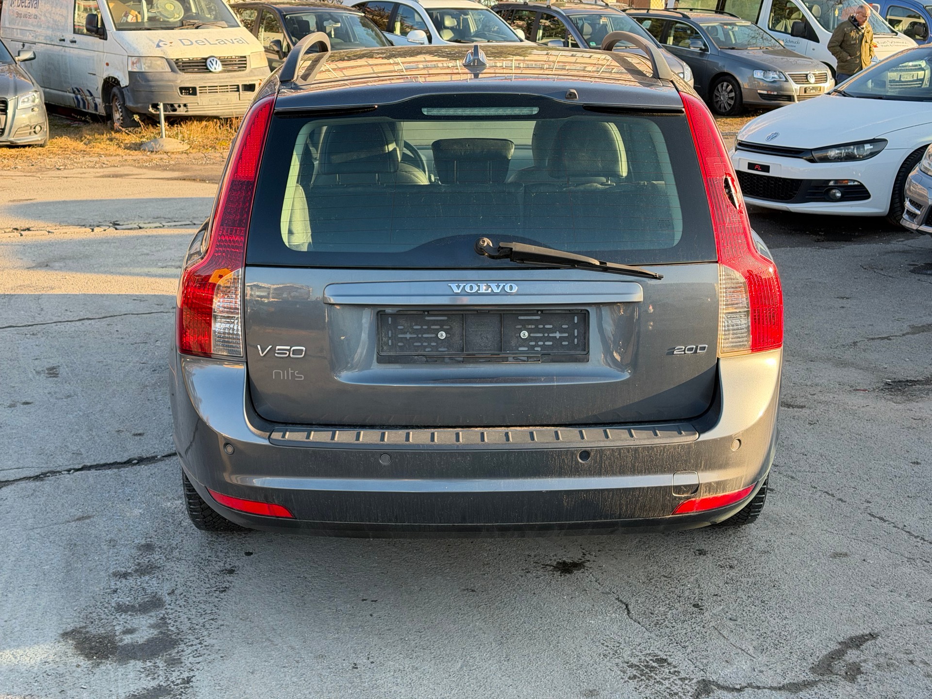 VOLVO V50 2.0D Momentum-image-4