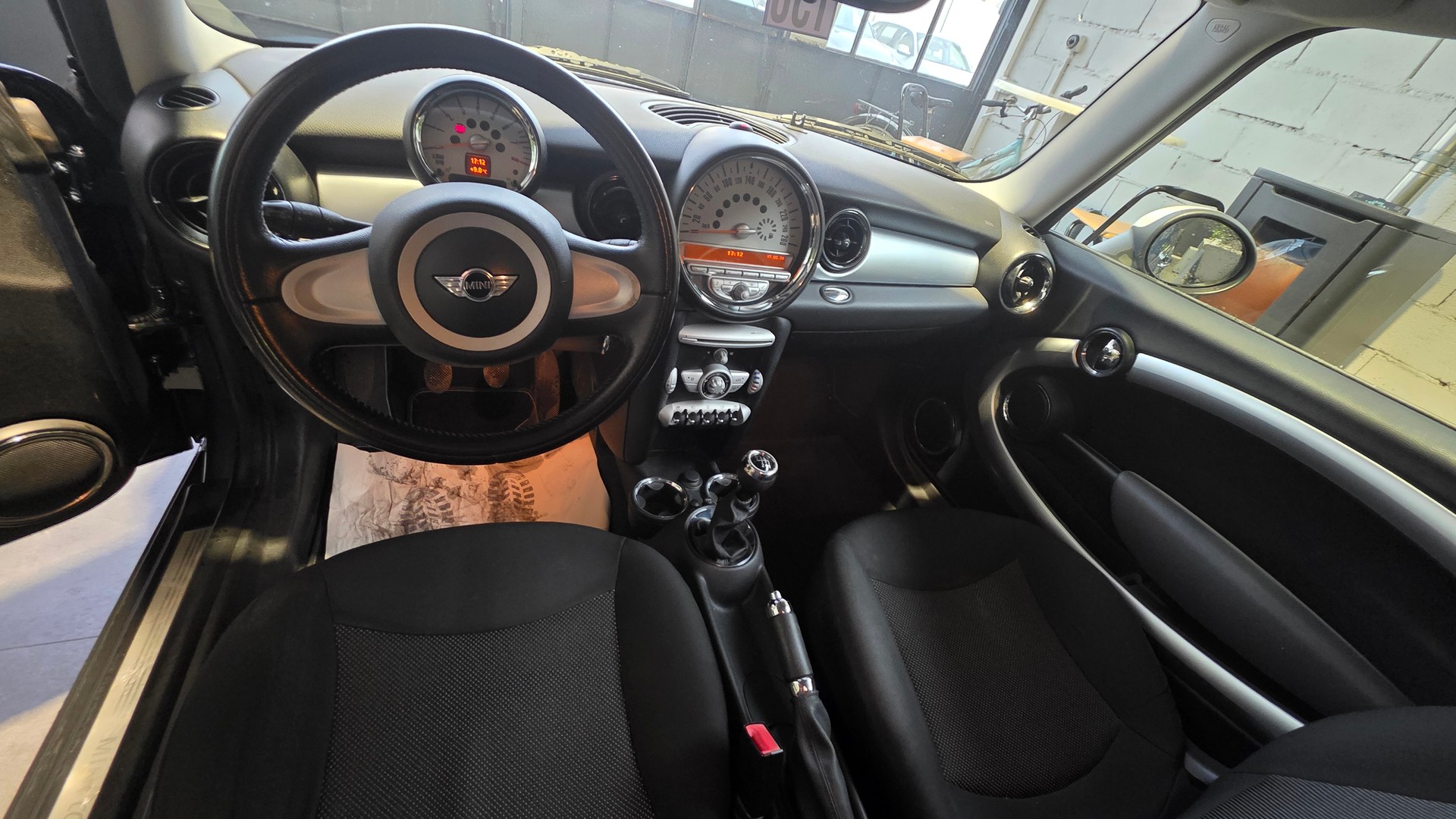 MINI Cooper-image-8