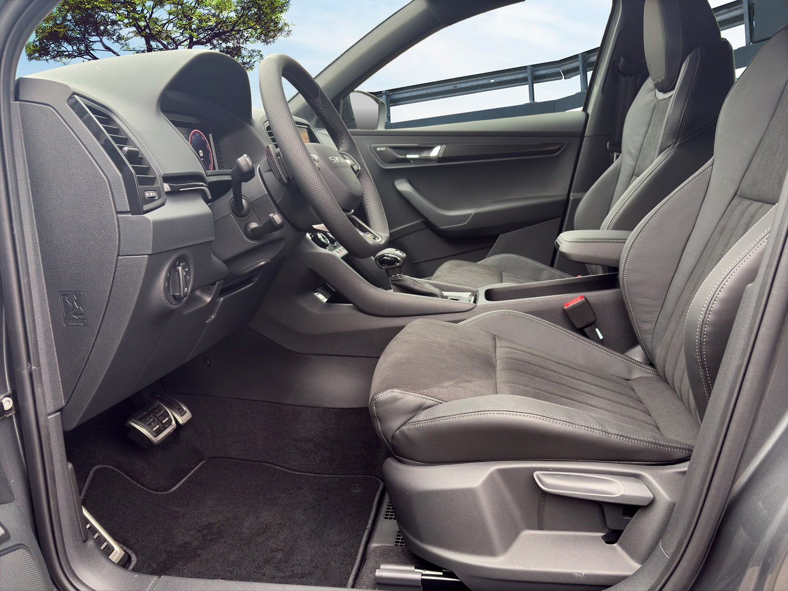 SKODA Karoq 2.0 TSI SportLine 4x4 DSG-image-6