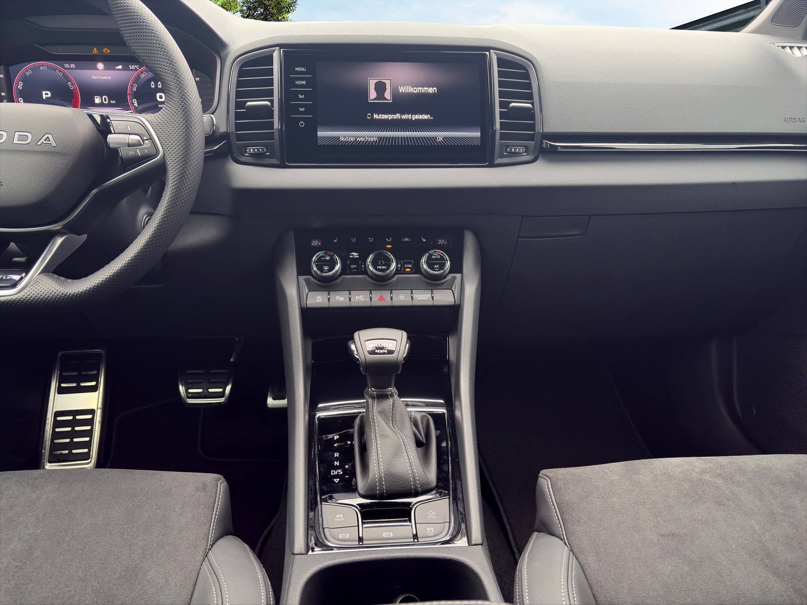 SKODA Karoq 2.0 TSI SportLine 4x4 DSG-image-9