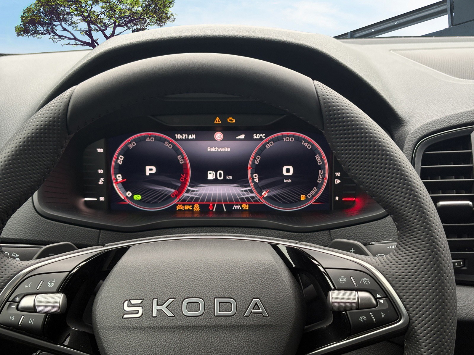 SKODA Karoq 2.0 TSI SportLine 4x4 DSG-image-11