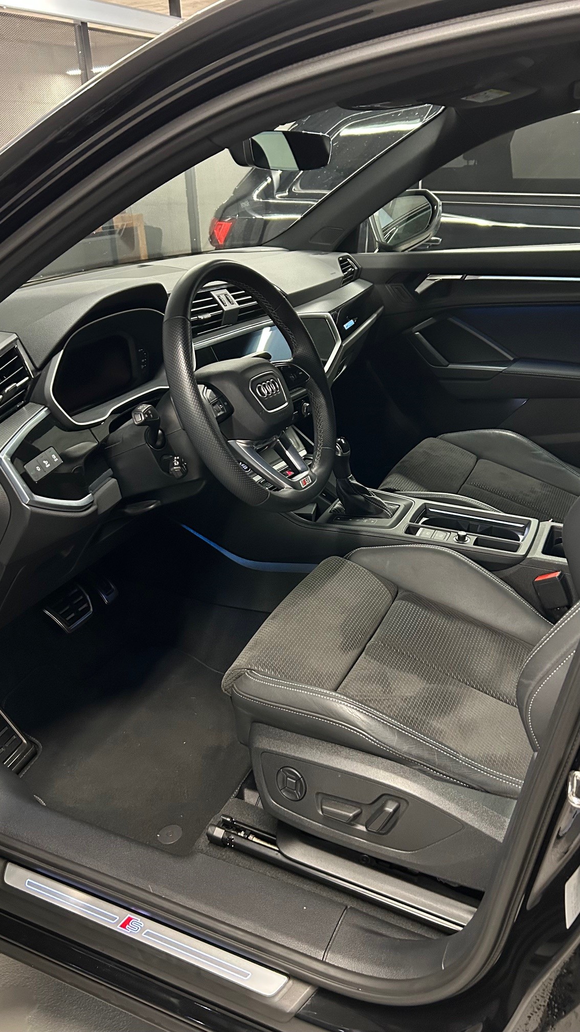 AUDI Q3 Sportback 45 TFSI e S line S-tronic-image-12