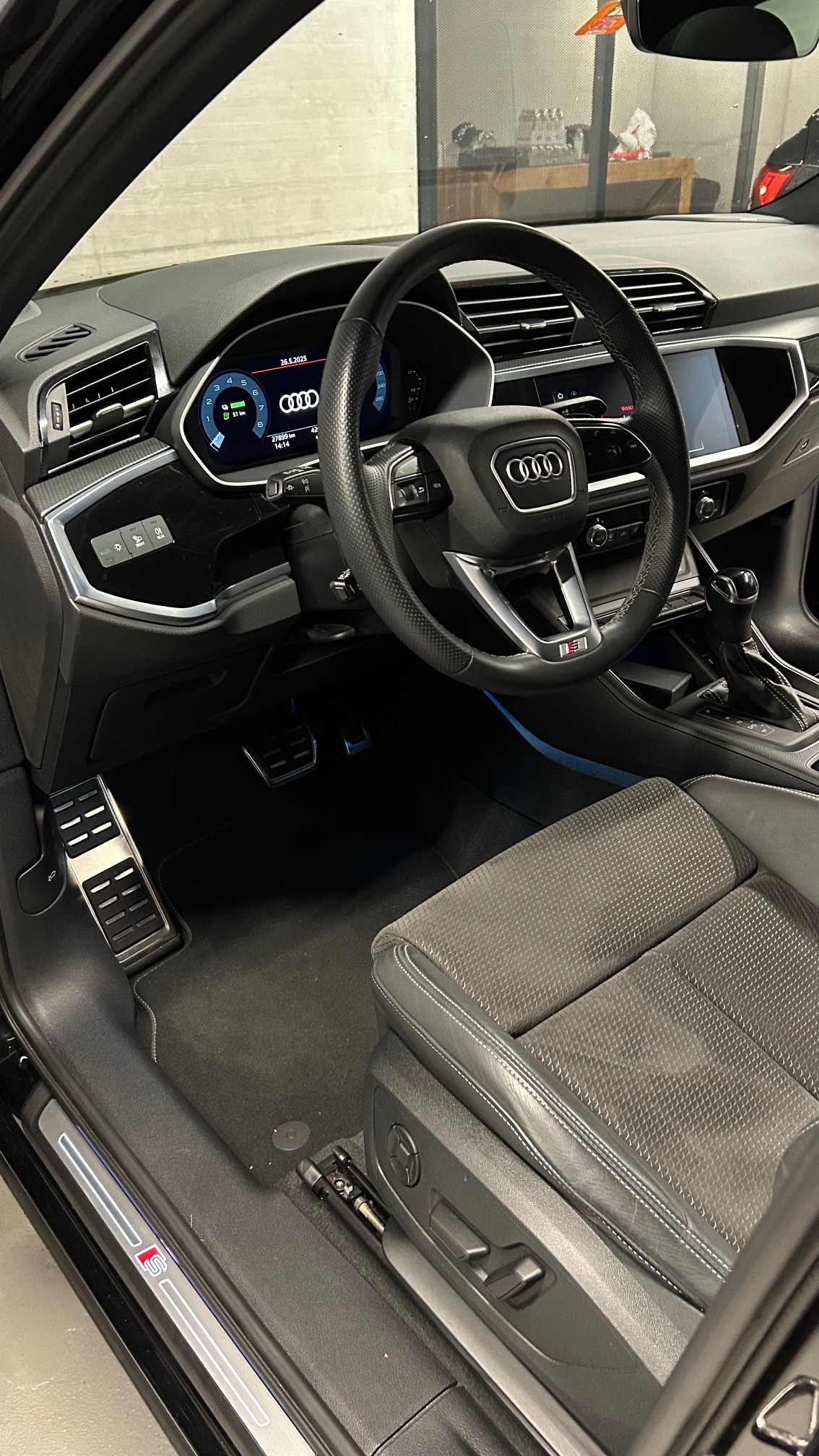 AUDI Q3 Sportback 45 TFSI e S line S-tronic-image-9