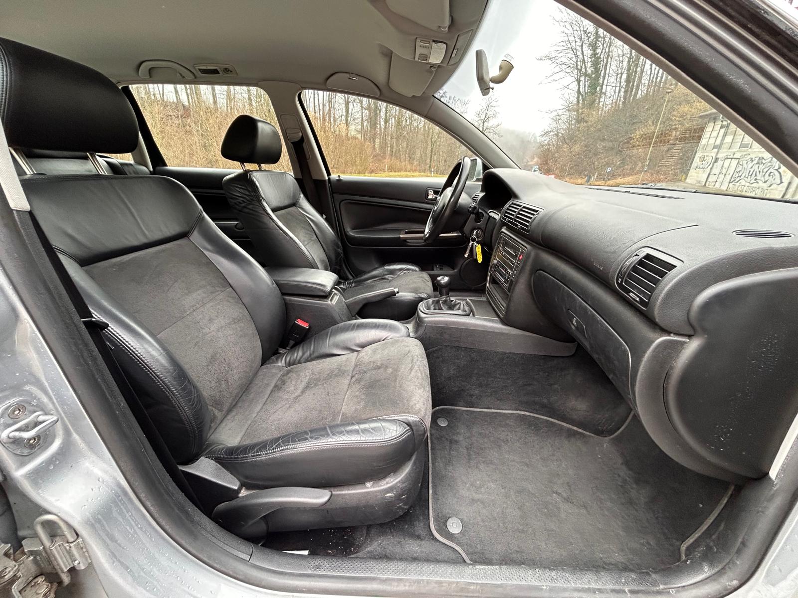 VW Passat Variant 2.3 V5 Comfortline-image-10