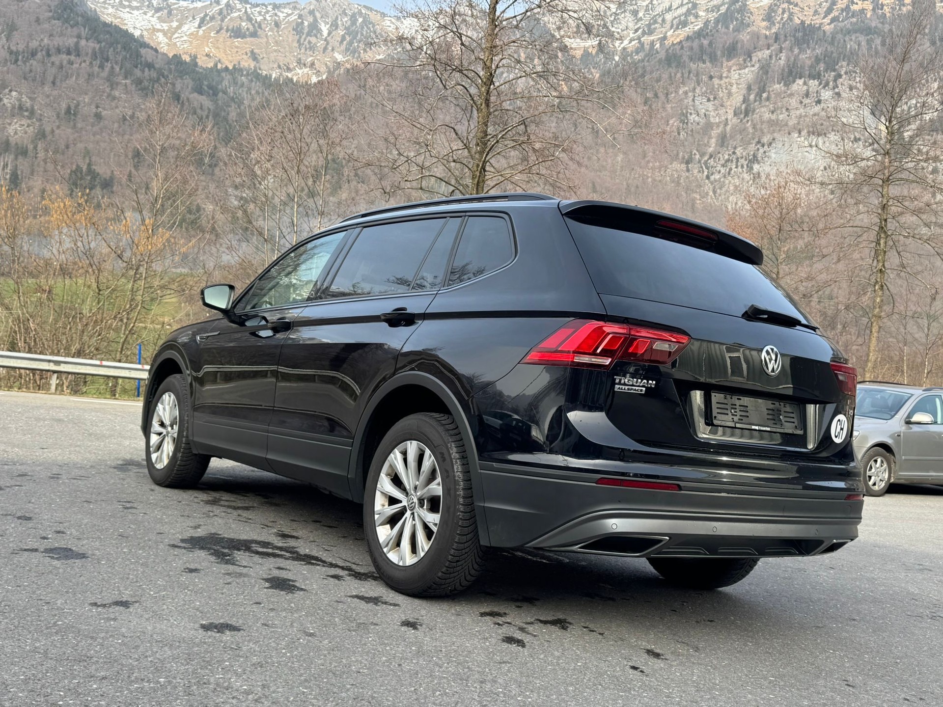 VW Tiguan Allspace 1.5TSI EVO Trendline DSG-image-2