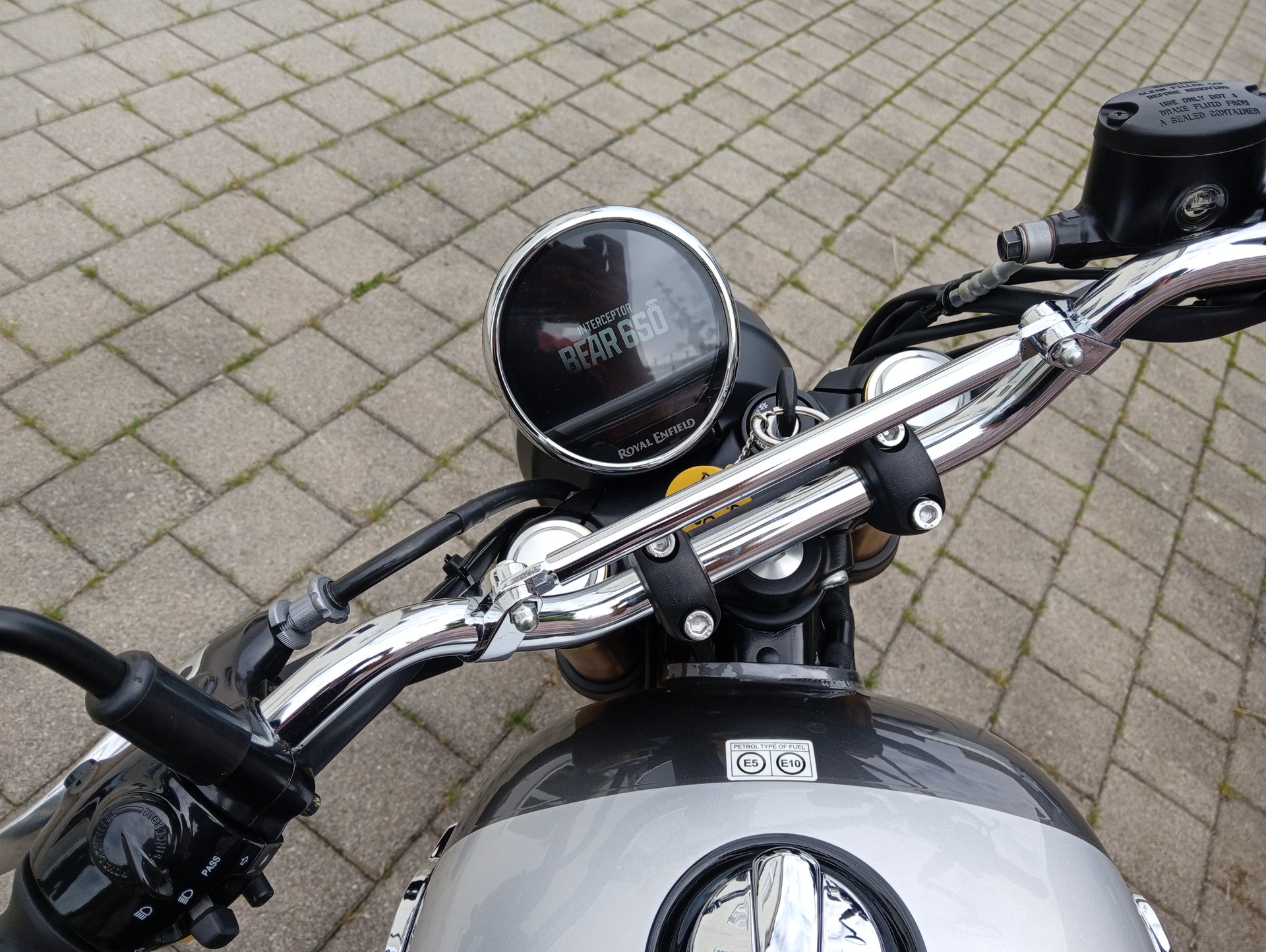 ROYAL ENFIELD Bear 650 Mid-image-6