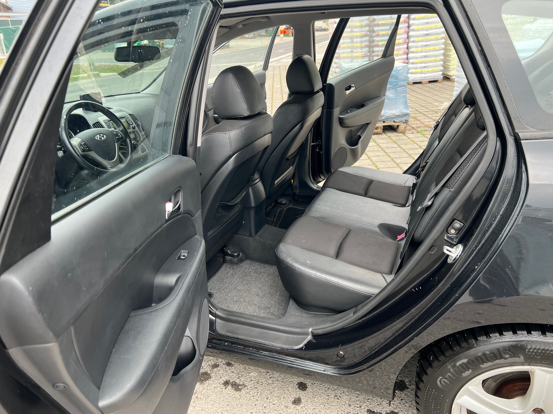 HYUNDAI i30 Wagon 2.0 CRDi Premium-image-10