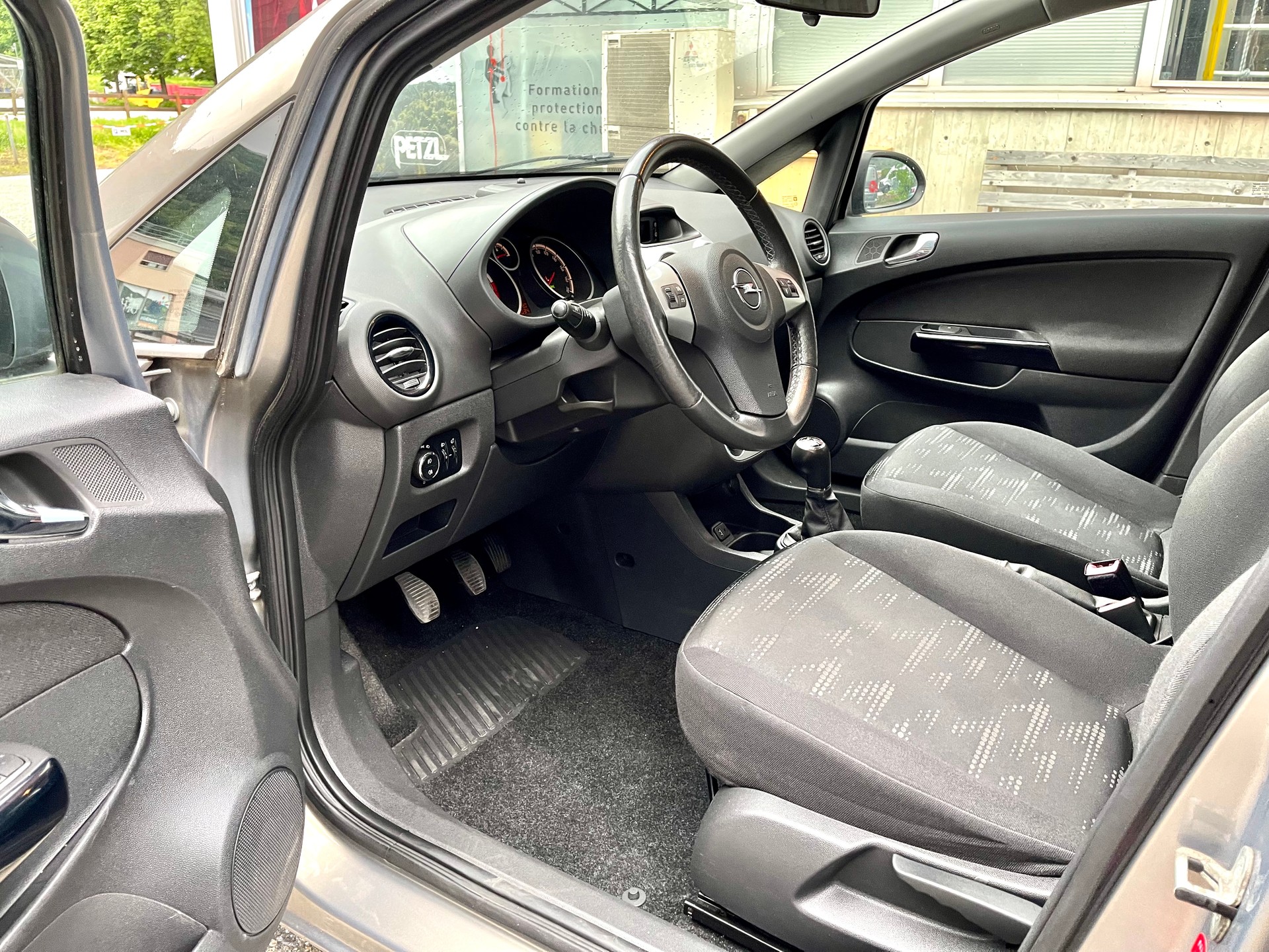 OPEL Corsa 1.4 TP Sport-image-16