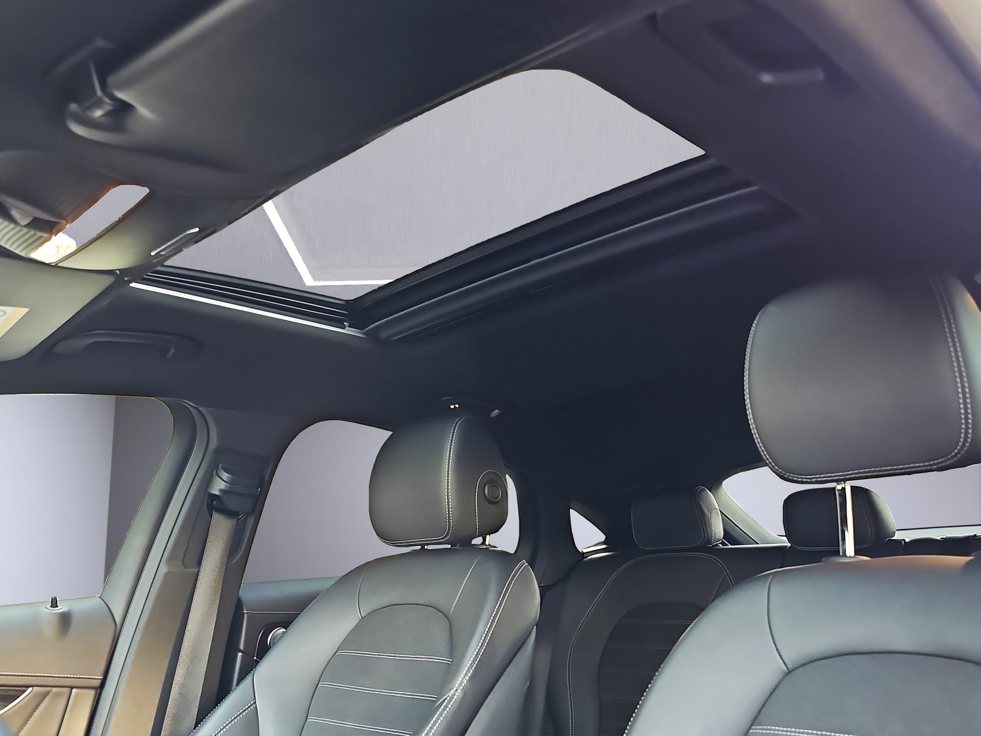 MERCEDES-BENZ GLC Coupé 300 d AMG Line 4Matic 9G-Tronic-image-8