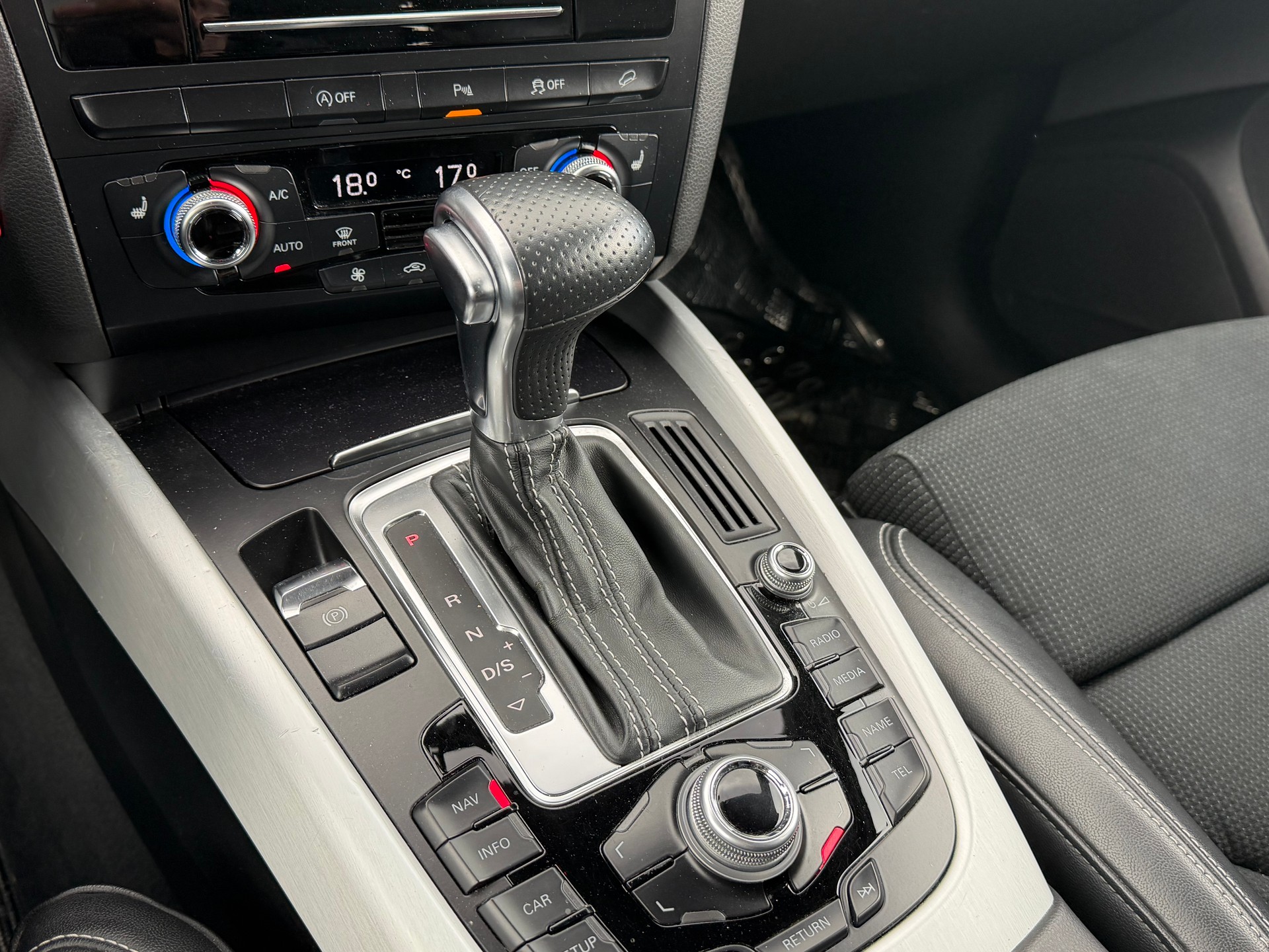 AUDI Q5 2.0 TFSI quattro tiptronic-image-13