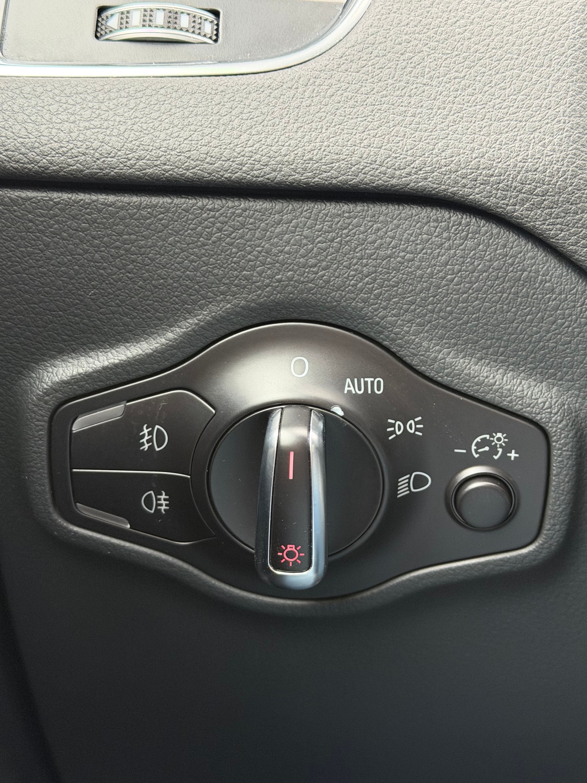 AUDI Q5 2.0 TFSI quattro tiptronic-image-17