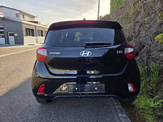 HYUNDAI i10 1.2 Amplia Aut.-image-4
