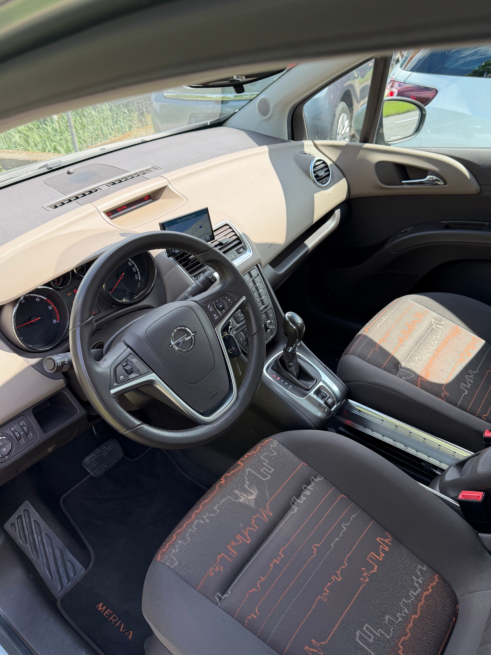 OPEL Meriva 1.7 CDTi Cosmo Automatic-image-8