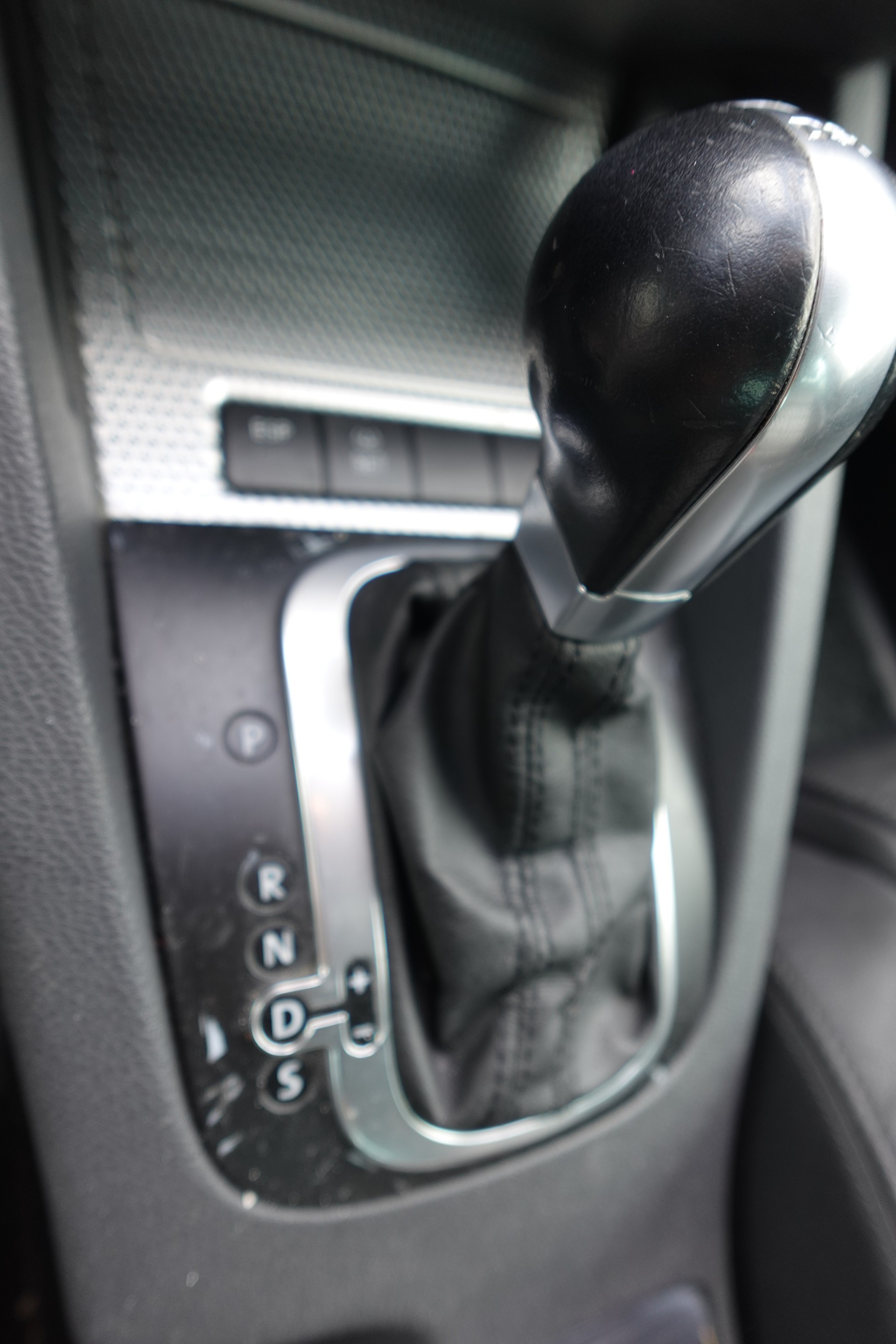 VW Golf R32 4Motion-image-10