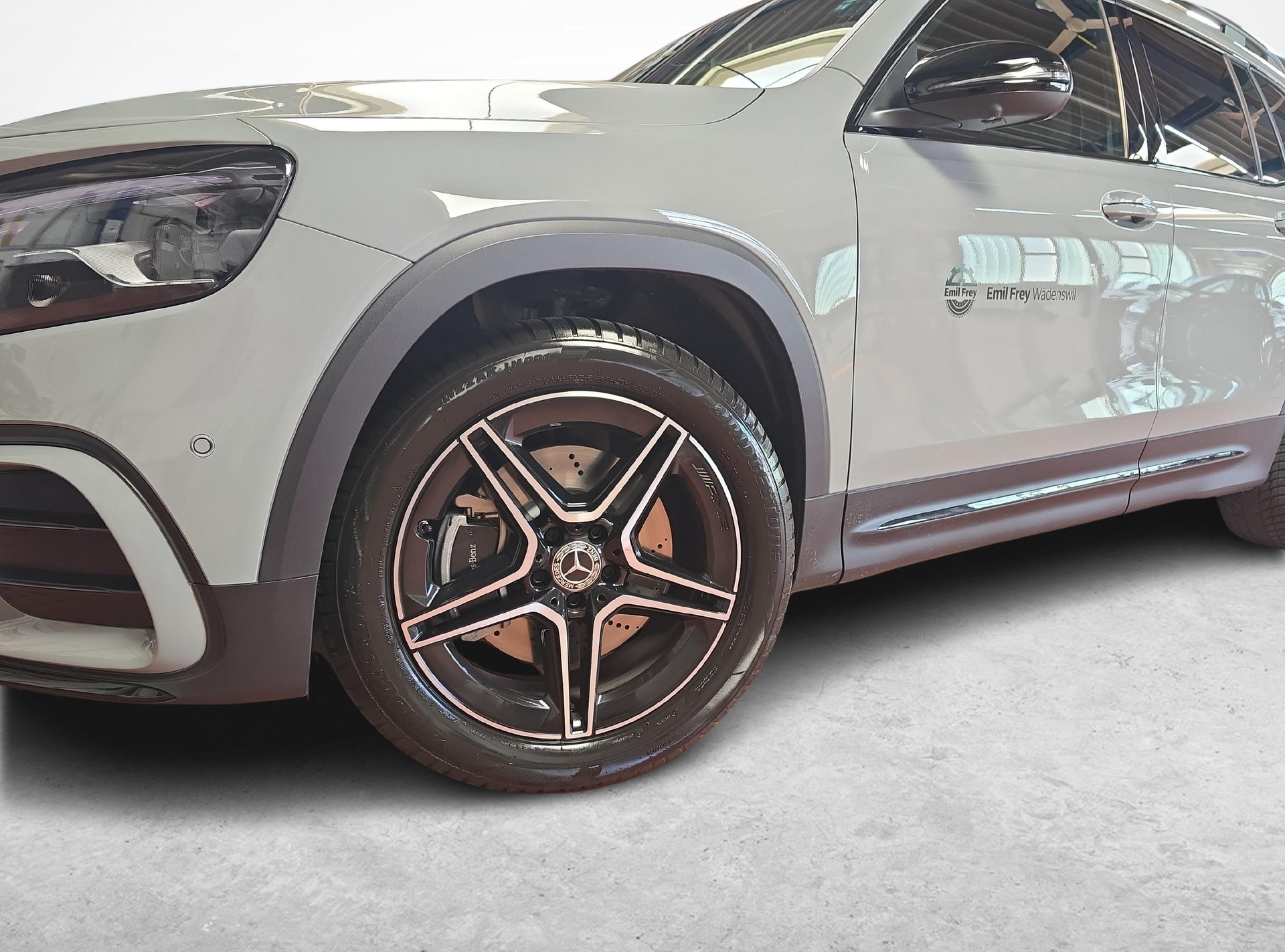 MERCEDES-BENZ GLB 220 4MATIC AMG Line-image-8