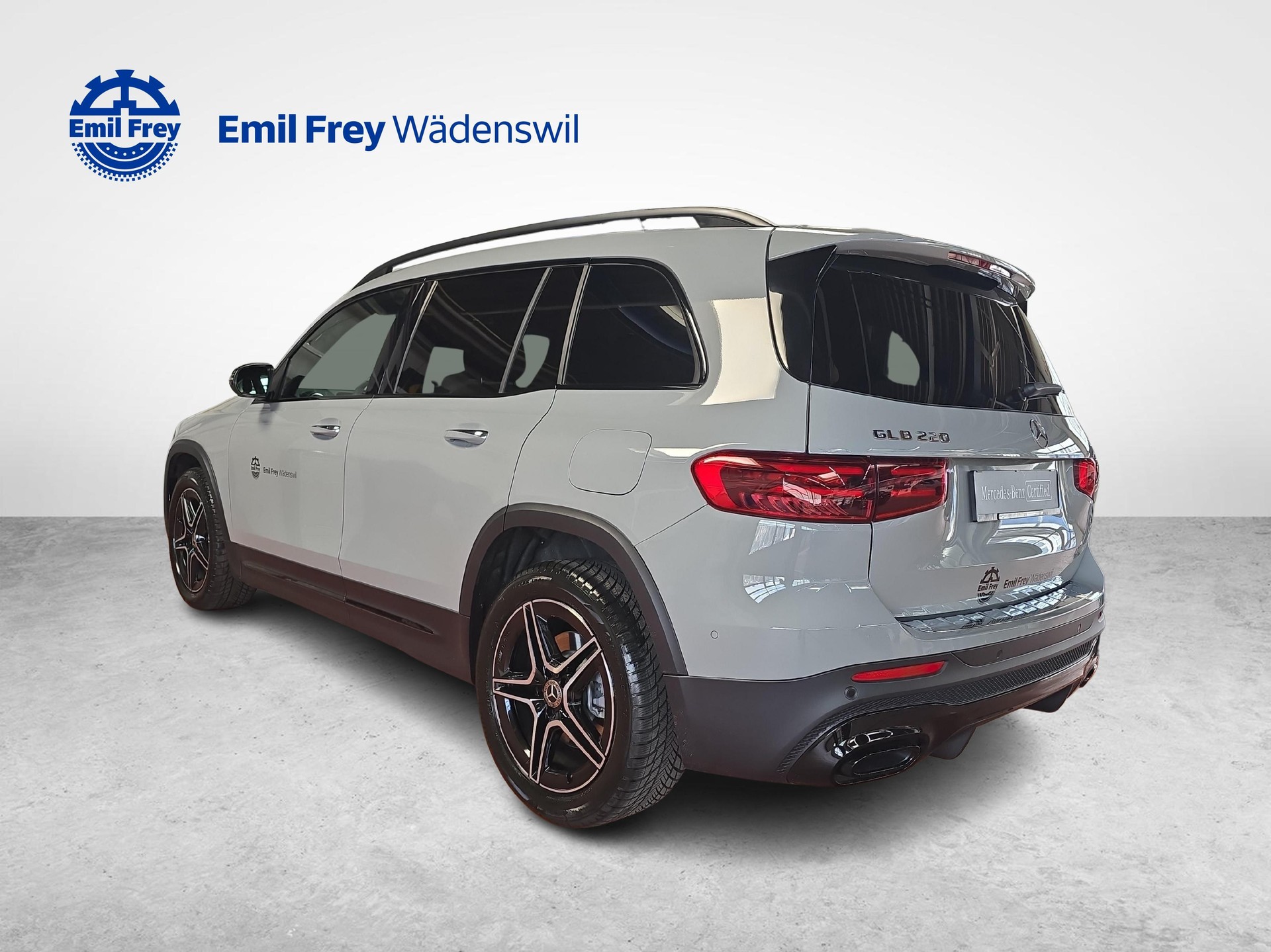 MERCEDES-BENZ GLB 220 4MATIC AMG Line-image-2