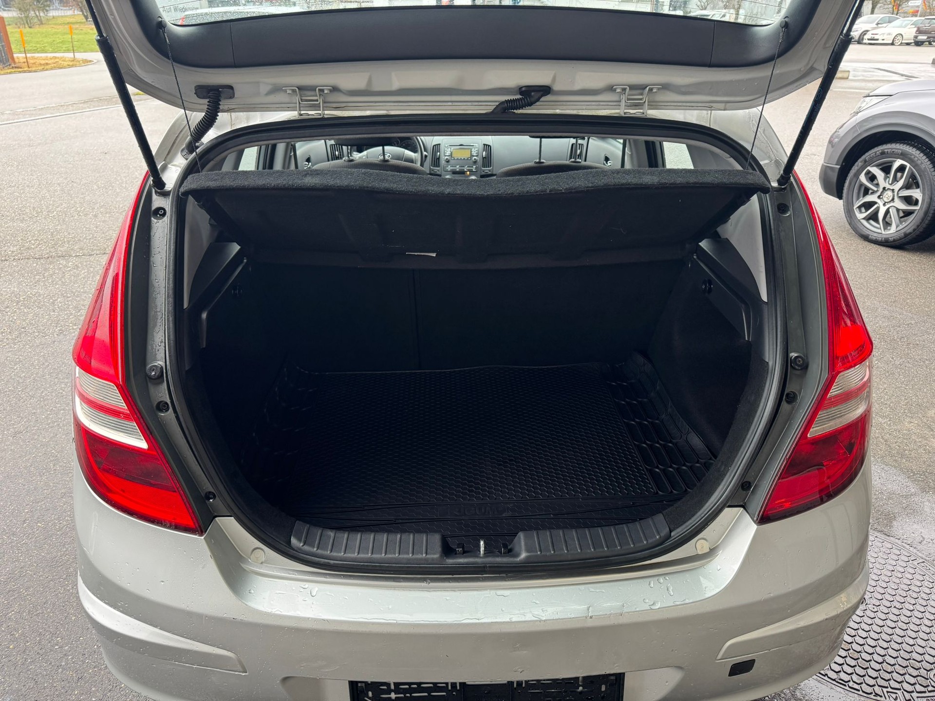 HYUNDAI i30 1.6 Style-image-5