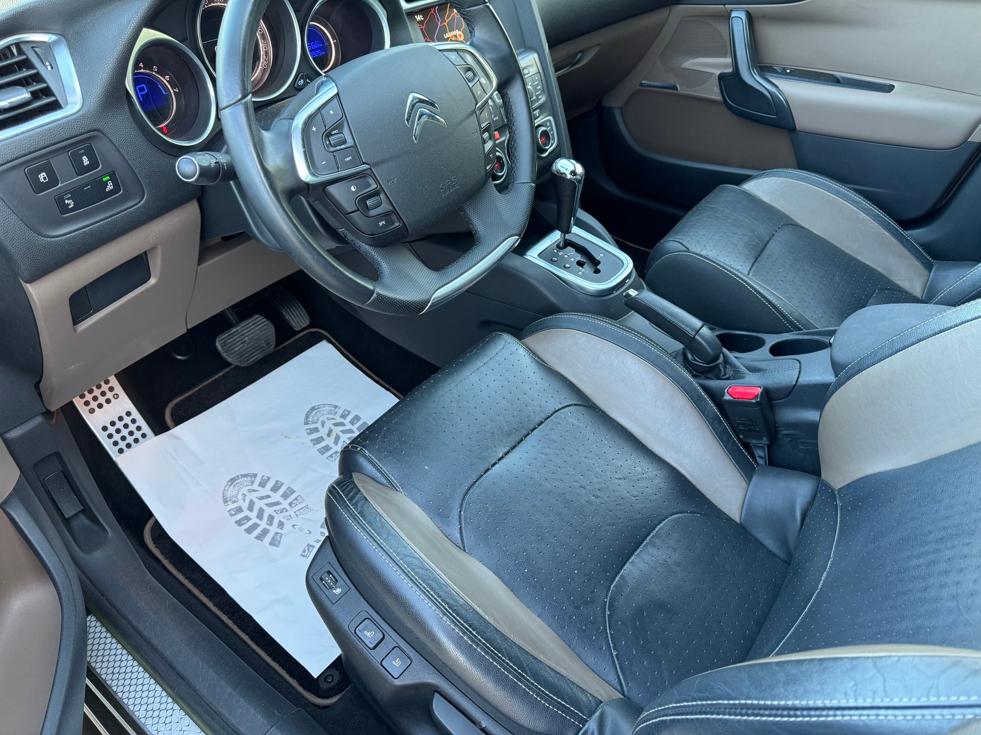 DS AUTOMOBILES DS4 1.6 THP SO Chic Automatic-image-8