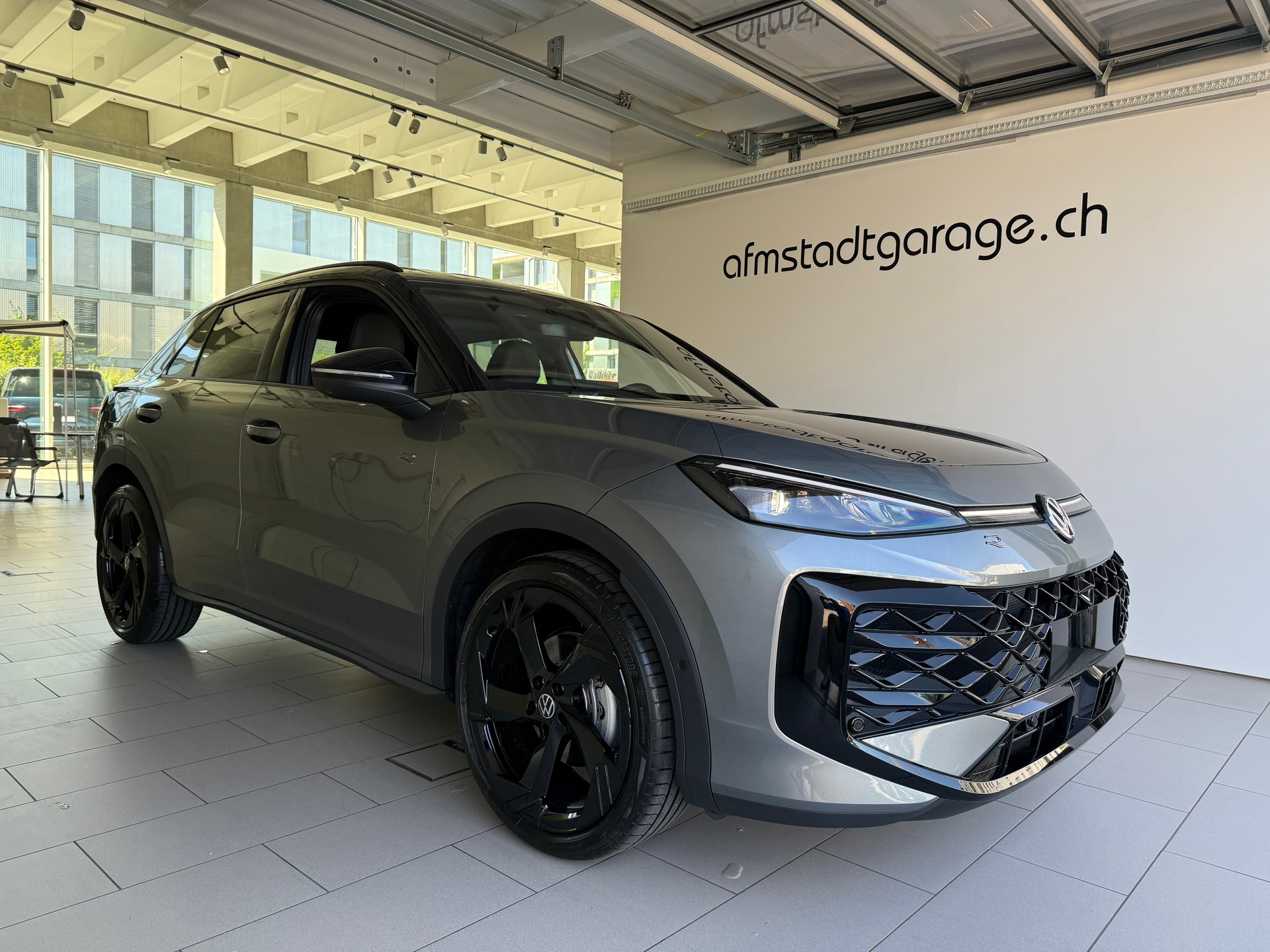 VW T-Roc 1.5 eTSI mHEV R-Line DSG-image-1