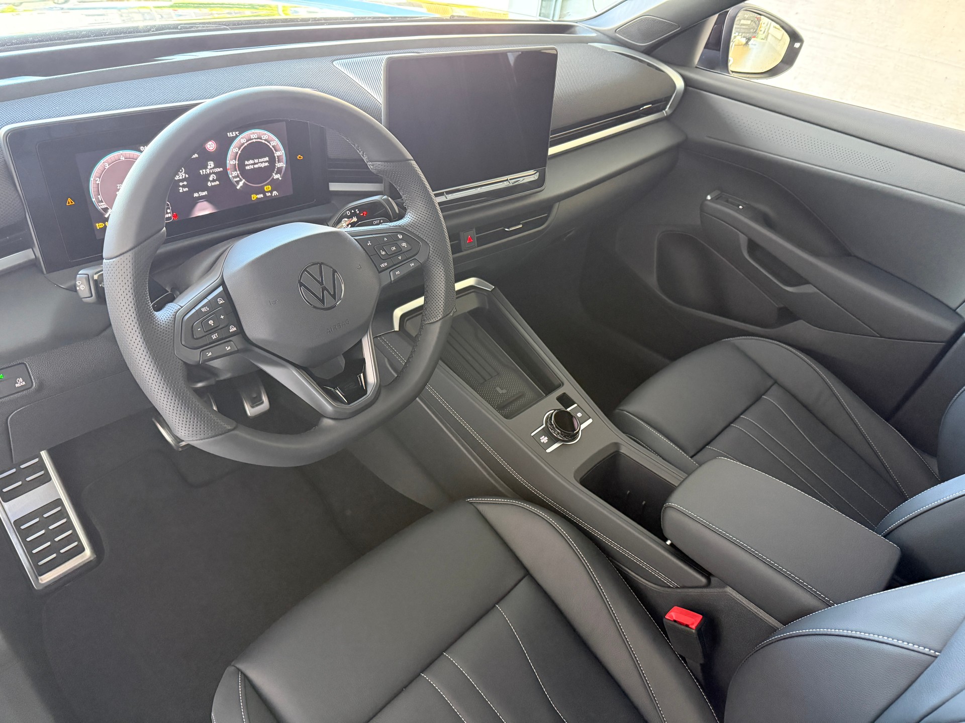 VW T-Roc 1.5 eTSI mHEV R-Line DSG-image-9