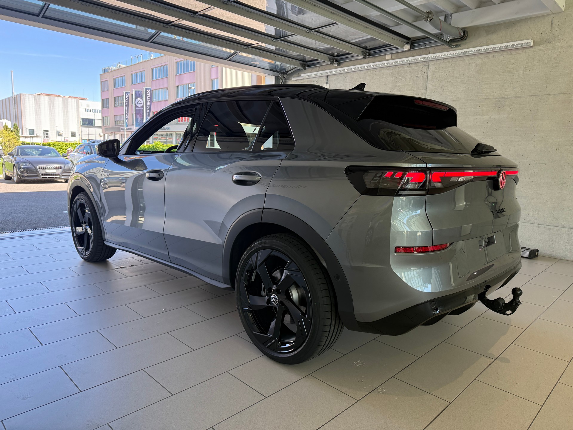 VW T-Roc 1.5 eTSI mHEV R-Line DSG-image-2