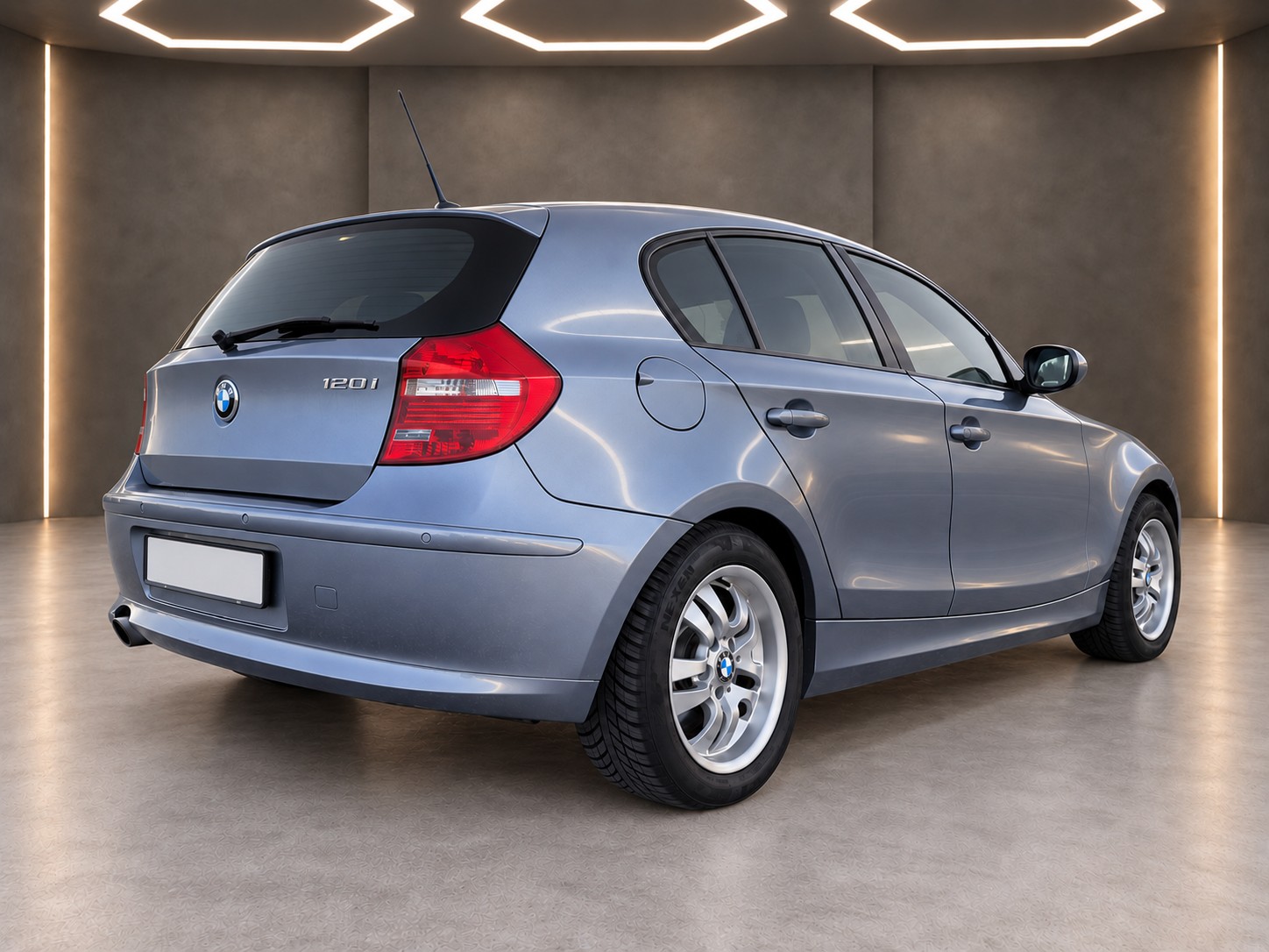 BMW 120i Steptronic-image-6