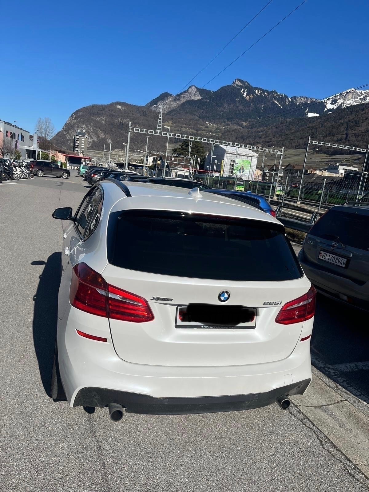 BMW 225i xDrive Active Tourer M Sport Steptronic-image-2