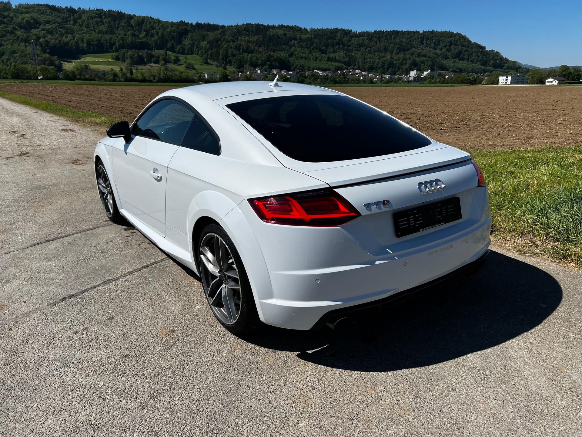 AUDI TTS Coupé 2.0 TFSI quattro S-tronic-image-2