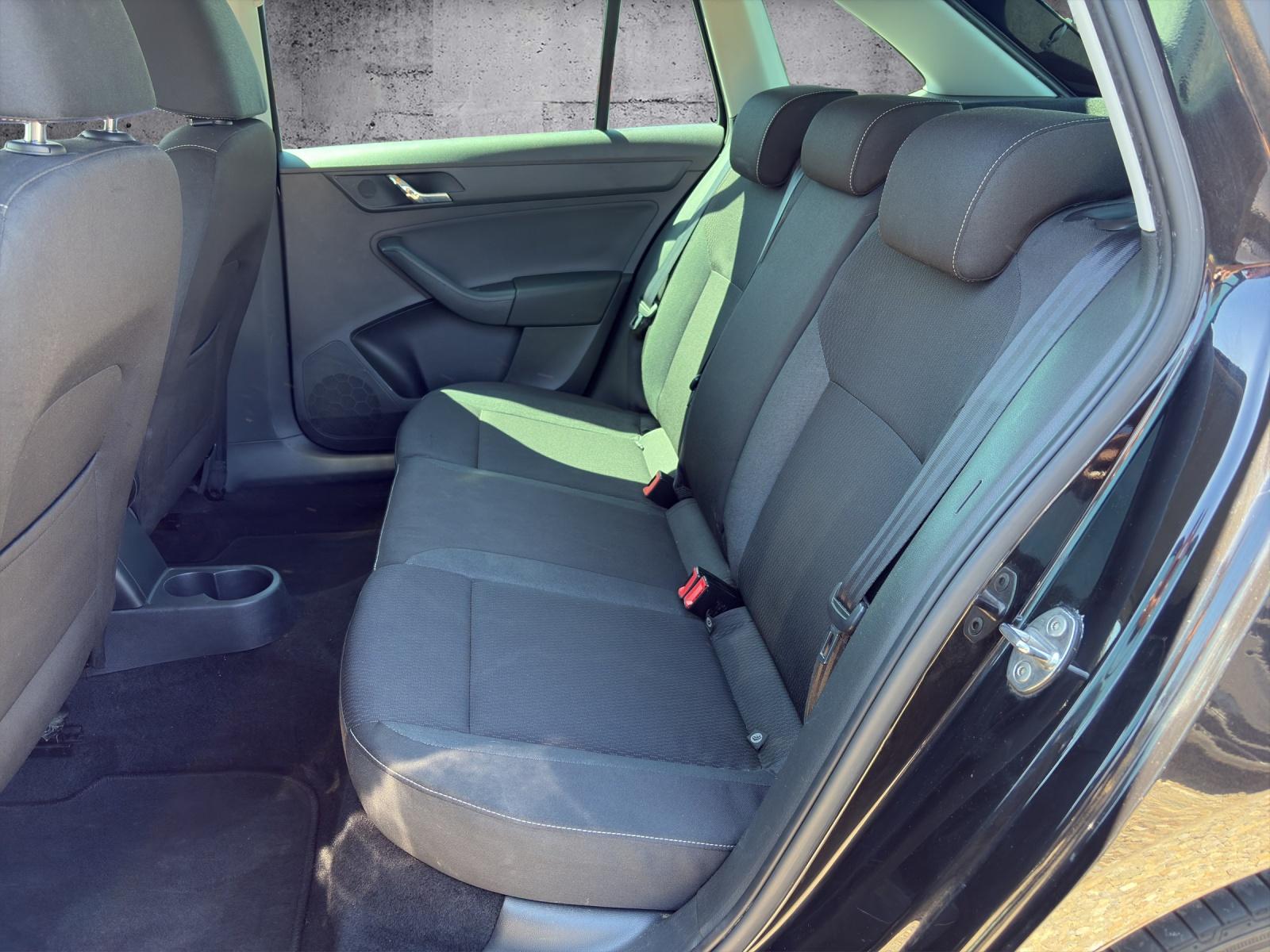 SKODA Rapid Spaceback 1.2 TSI Ambition-image-7
