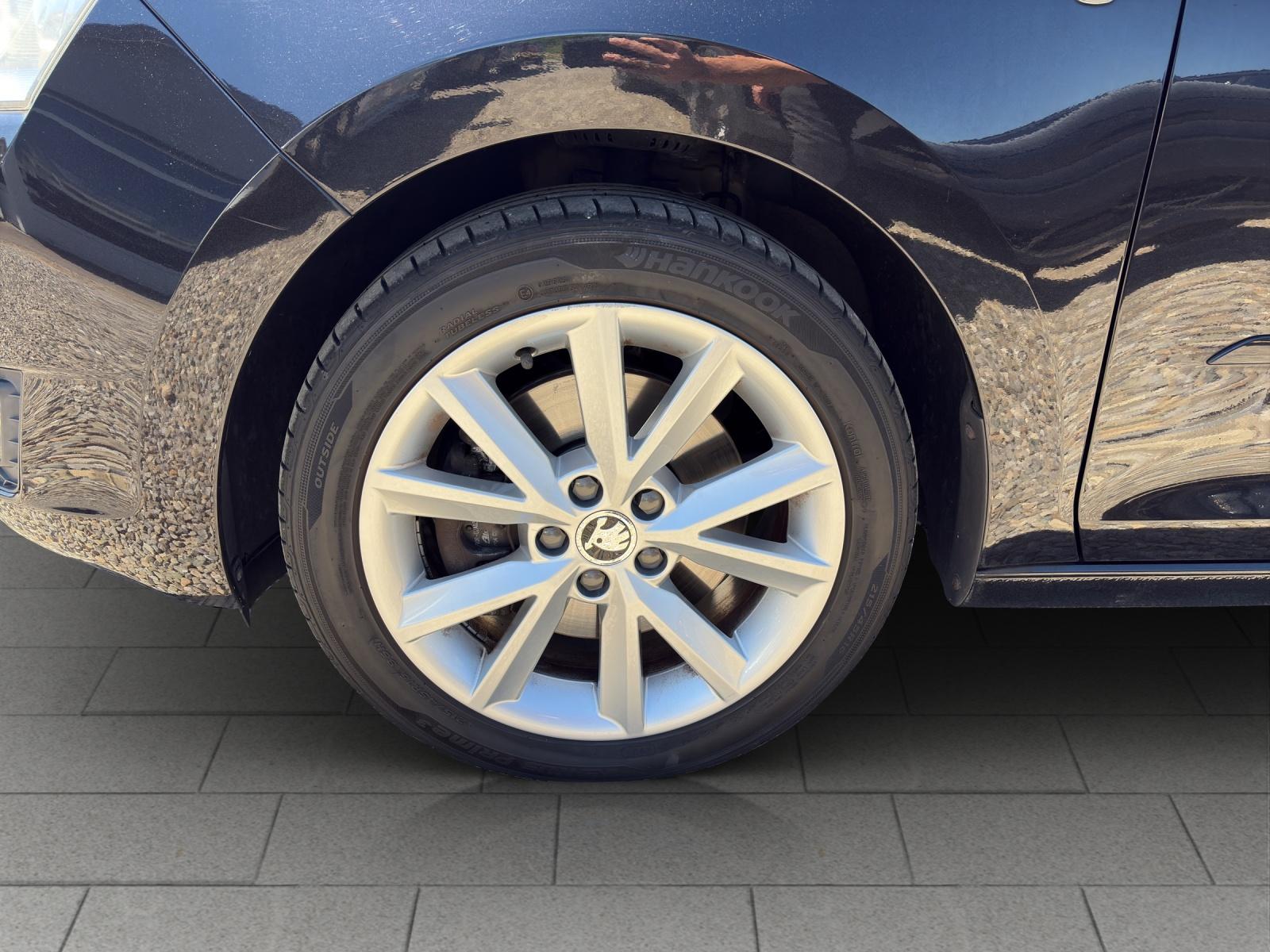 SKODA Rapid Spaceback 1.2 TSI Ambition-image-4
