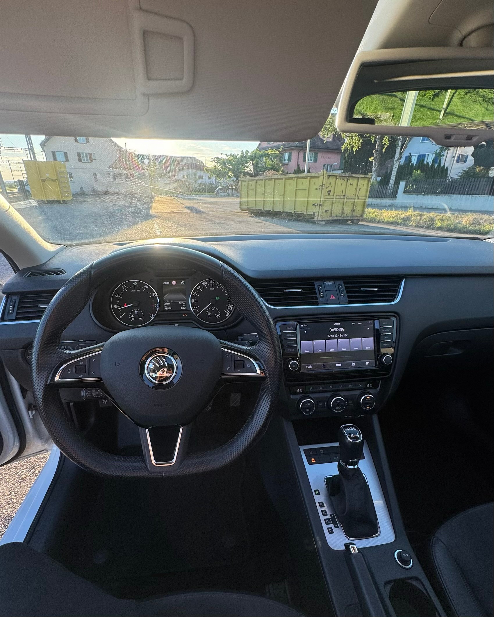 SKODA 1.8 TSI Elegance 4x4 DSG-image-4