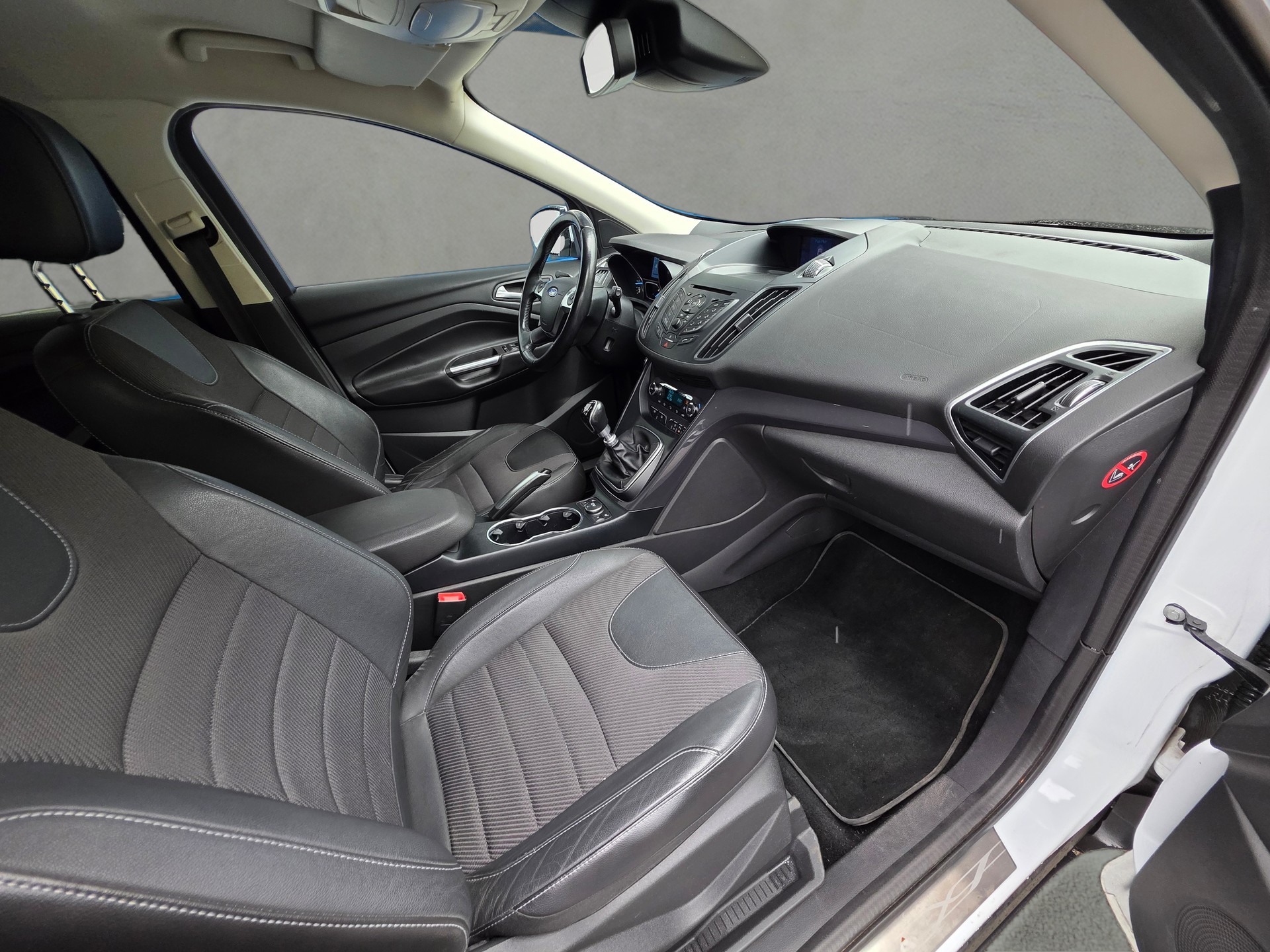 FORD Kuga 2.0 TDCi Titanium 4WD-image-14