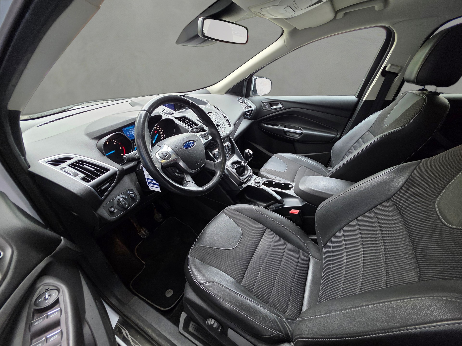 FORD Kuga 2.0 TDCi Titanium 4WD-image-11