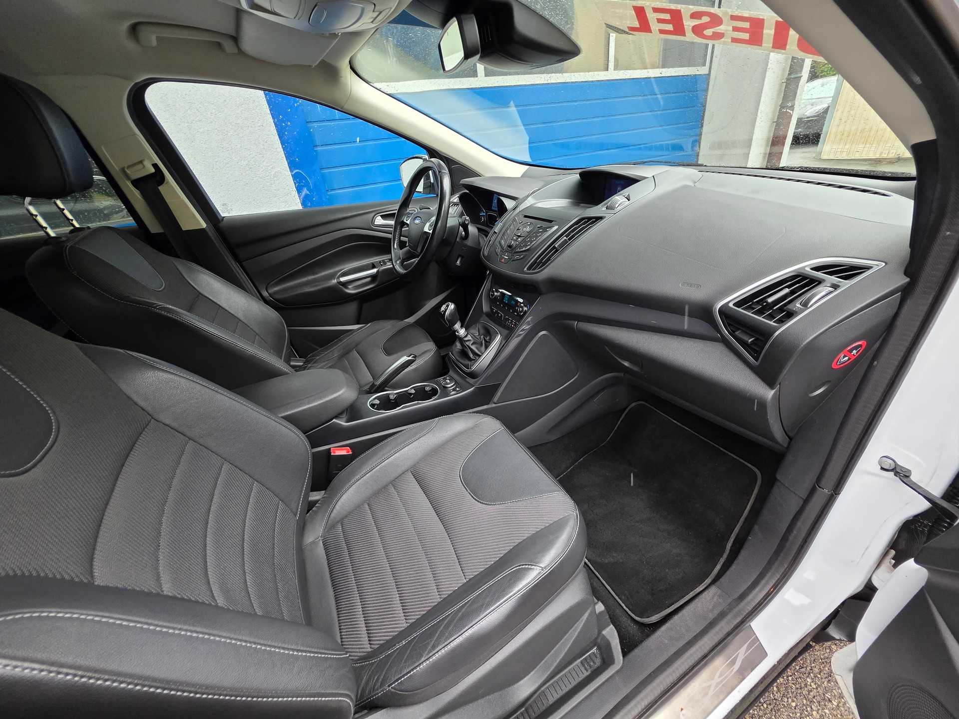 FORD Kuga 2.0 TDCi Titanium 4WD-image-14