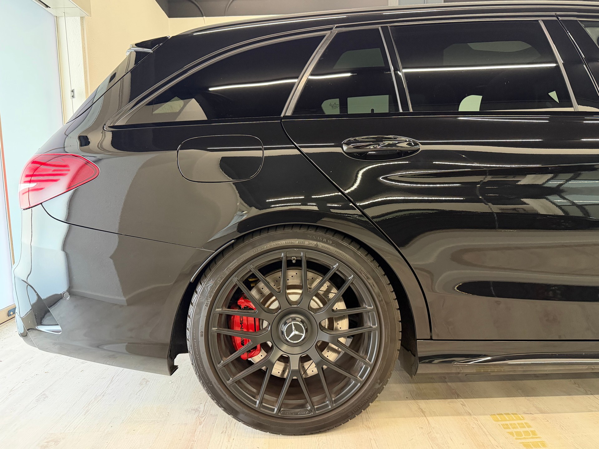 MERCEDES-BENZ C 63 S AMG-image-17